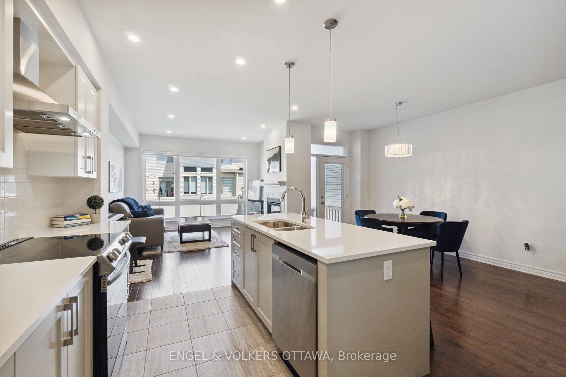 Photo 13 of 640 Cordelette Circle, Ottawa, Mer Bleue/Bradley Estates/Anderson Park — HOMEH