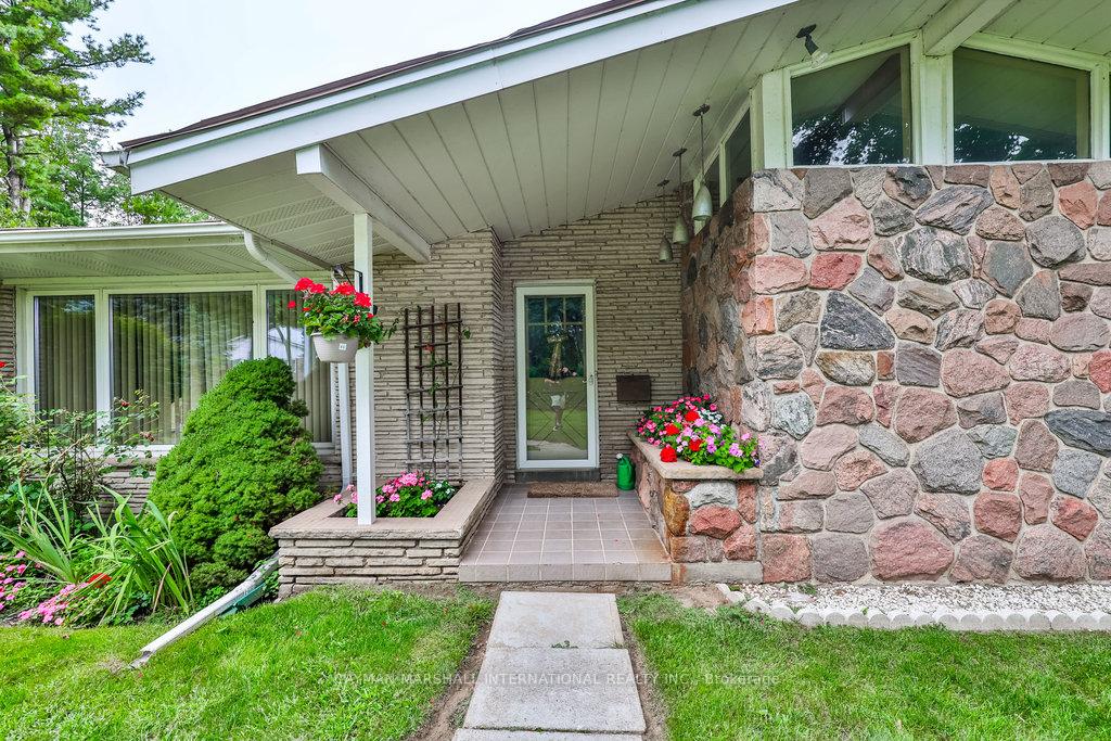 Photo 6 of 1522 Green Glade, Mississauga, Clarkson — HOMEH