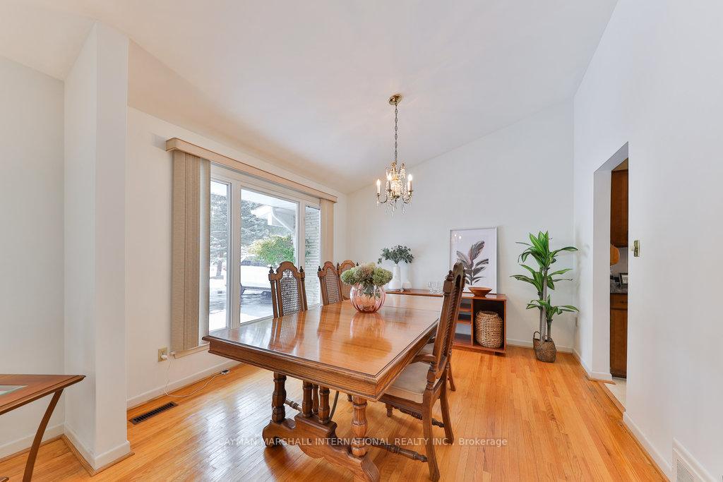 Photo 11 of 1522 Green Glade, Mississauga, Clarkson — HOMEH