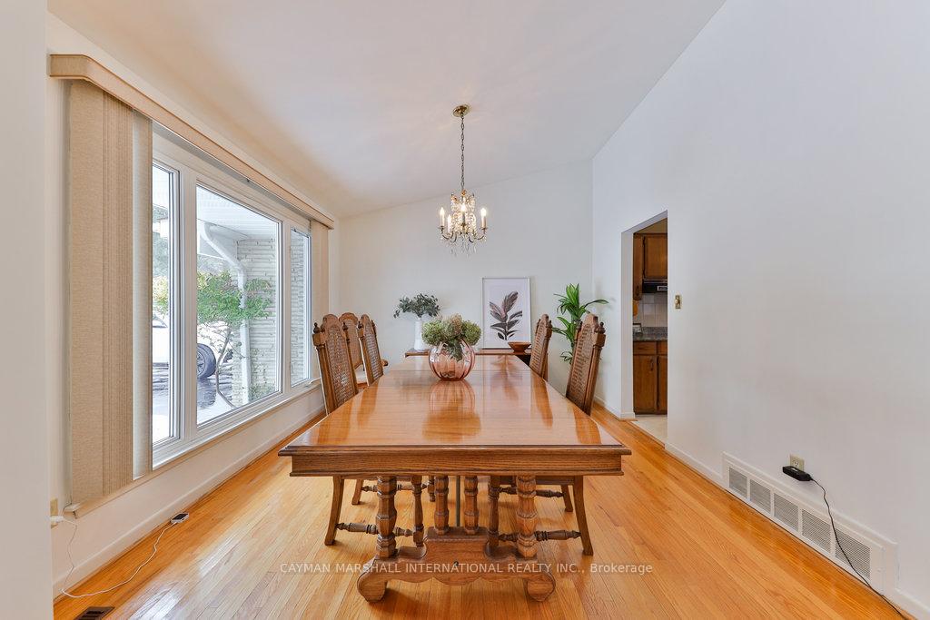 Photo 12 of 1522 Green Glade, Mississauga, Clarkson — HOMEH