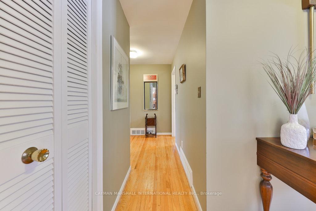 Photo 21 of 1522 Green Glade, Mississauga, Clarkson — HOMEH