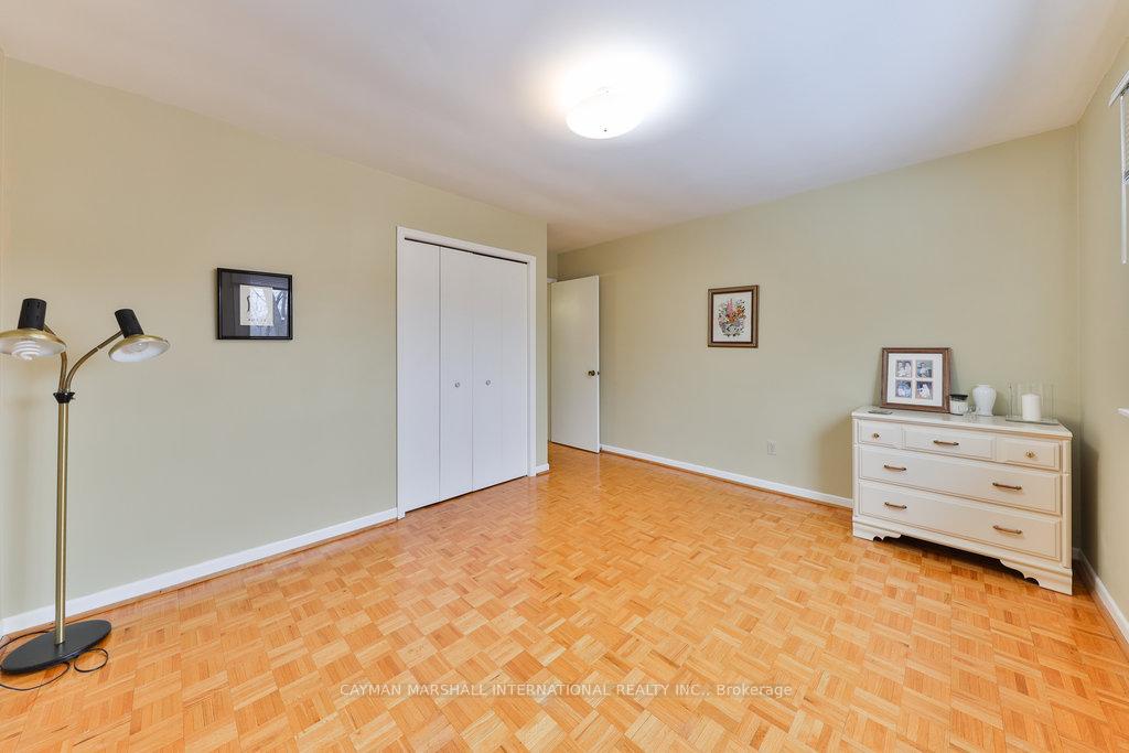 Photo 27 of 1522 Green Glade, Mississauga, Clarkson — HOMEH