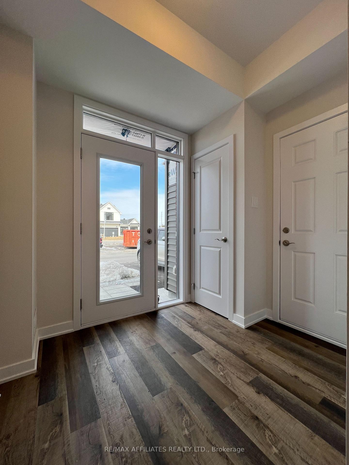 Photo 3 of 106 Venasque Private, Ottawa, Notting Hill/Summerside — HOMEH