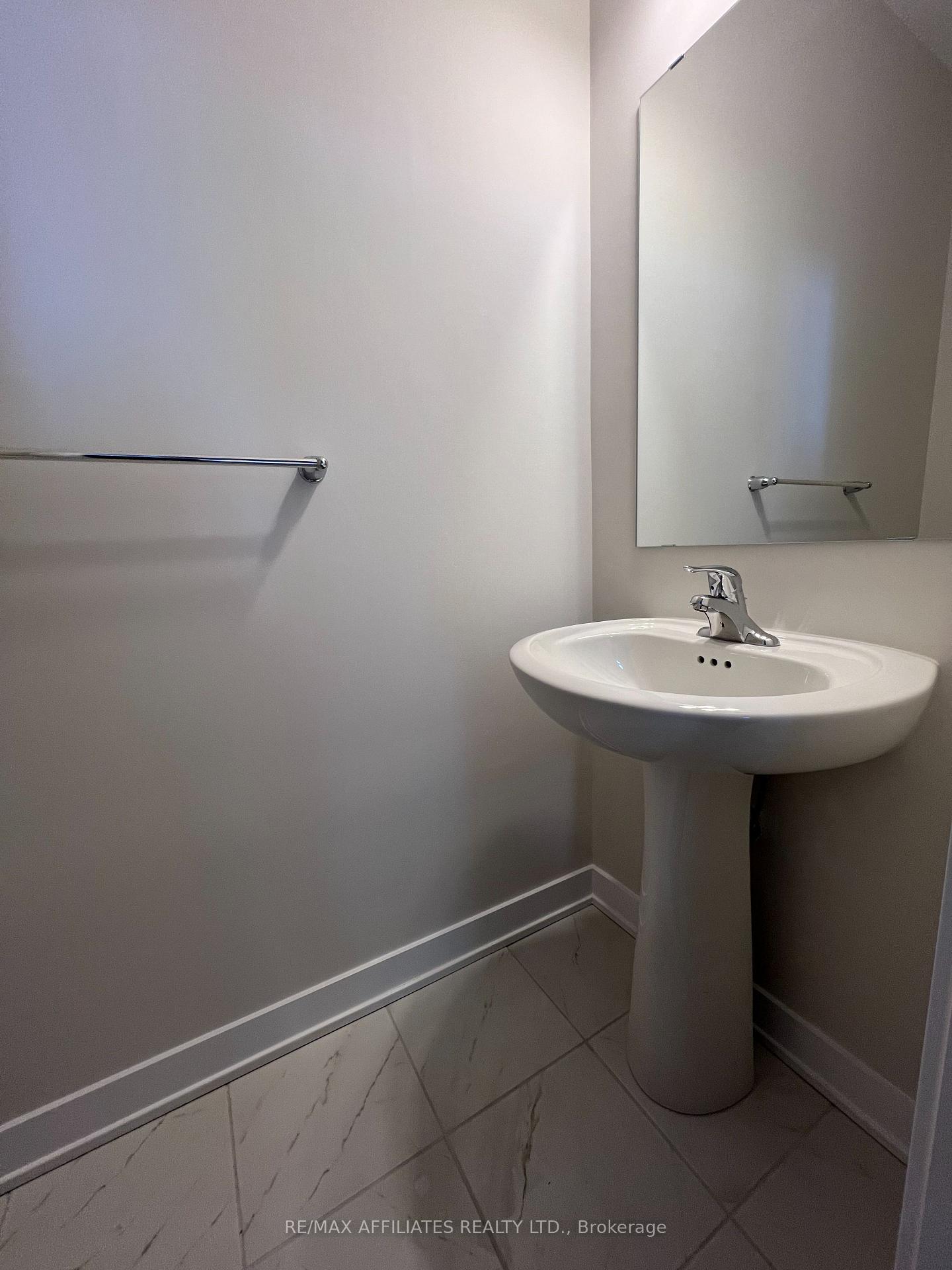 Photo 5 of 106 Venasque Private, Ottawa, Notting Hill/Summerside — HOMEH