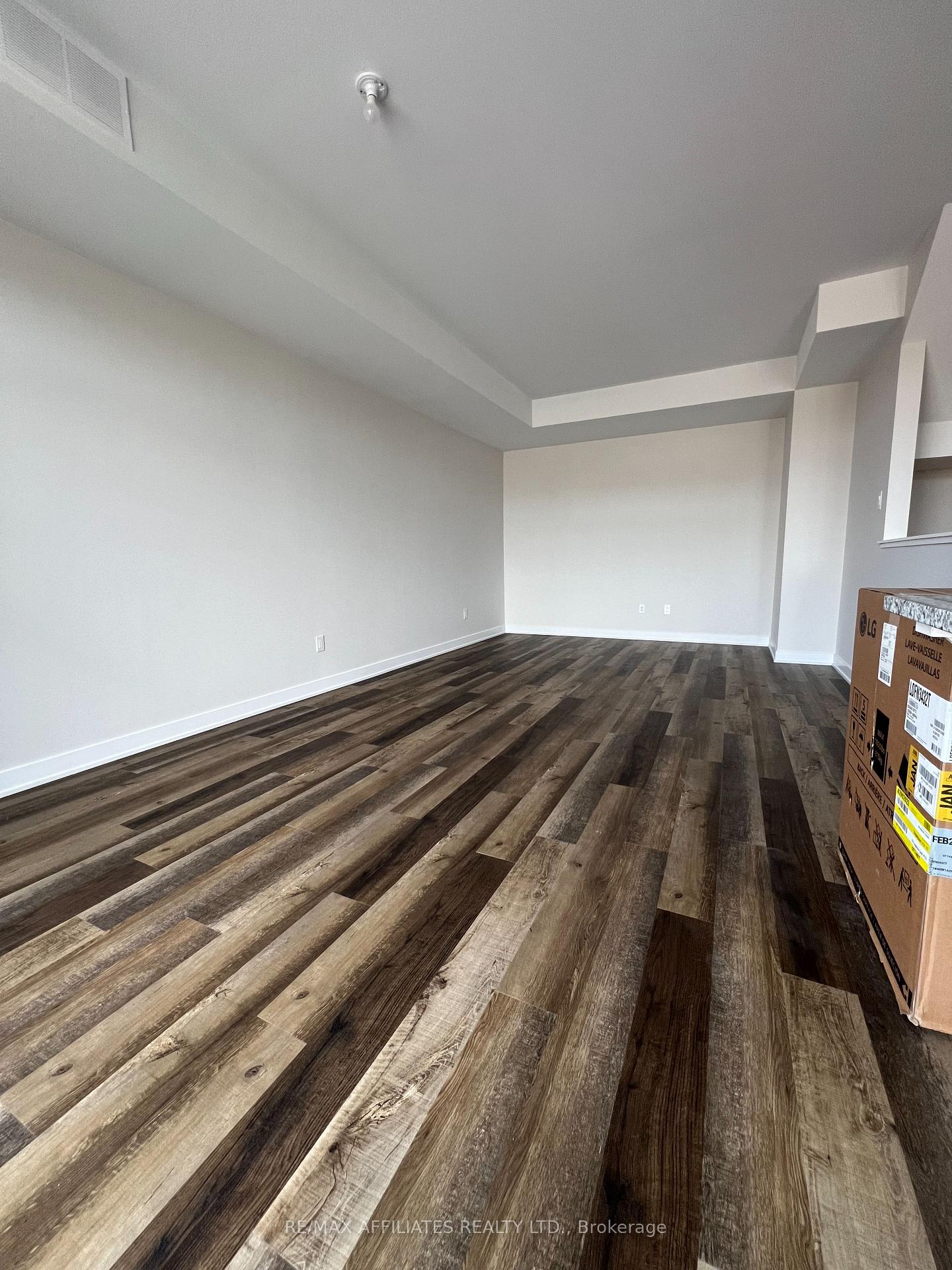 Photo 6 of 106 Venasque Private, Ottawa, Notting Hill/Summerside — HOMEH