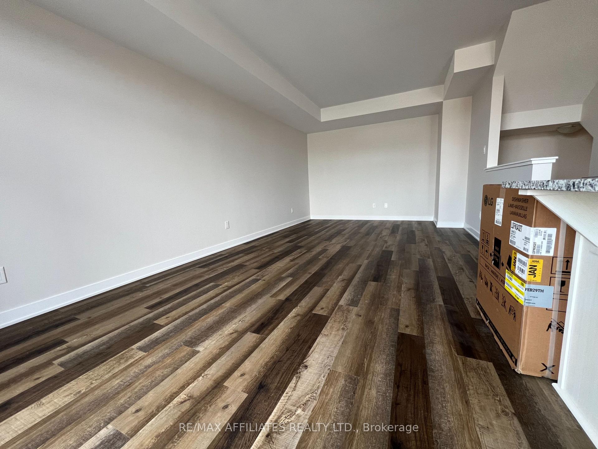 Photo 7 of 106 Venasque Private, Ottawa, Notting Hill/Summerside — HOMEH