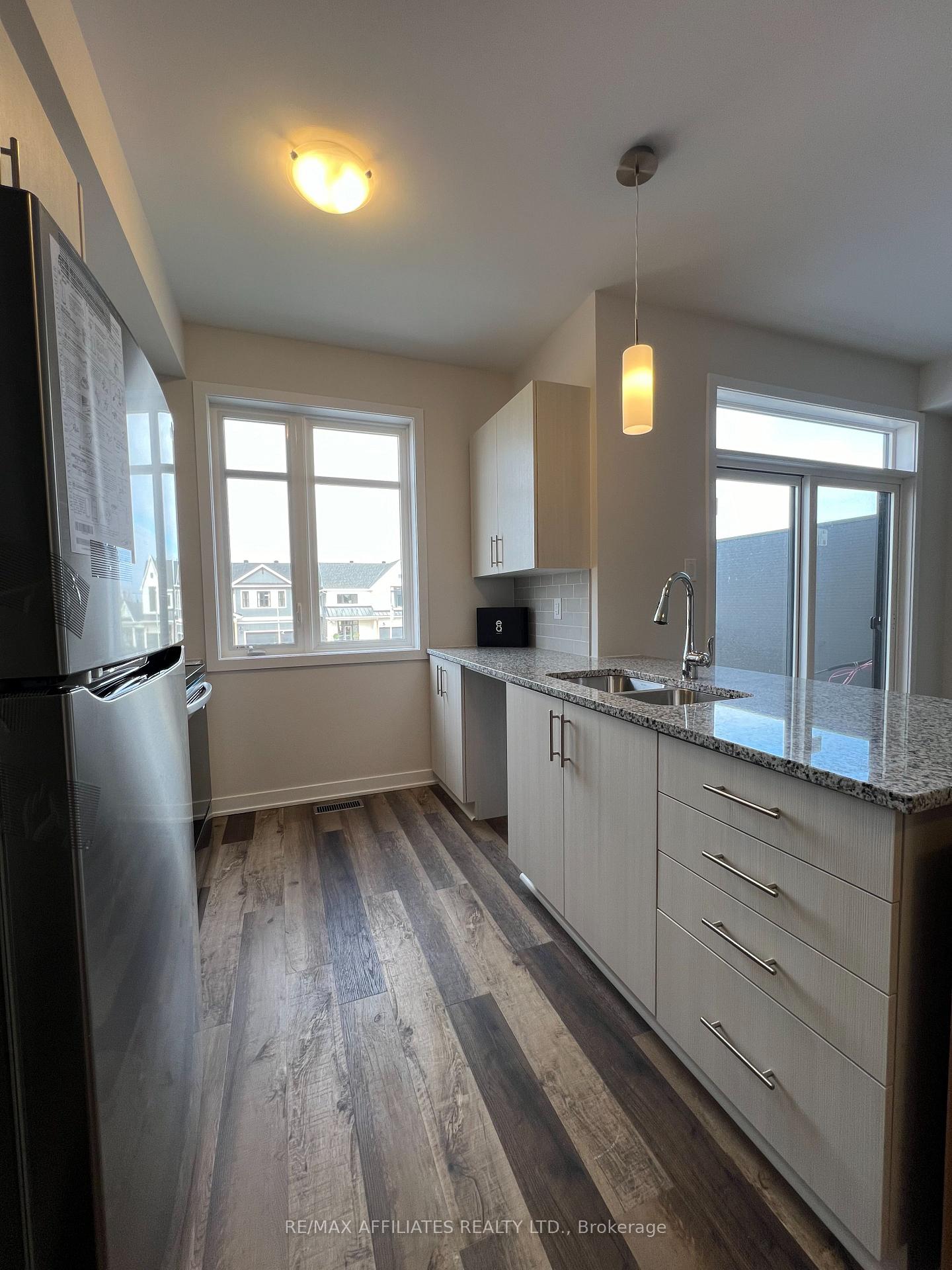 Photo 11 of 106 Venasque Private, Ottawa, Notting Hill/Summerside — HOMEH