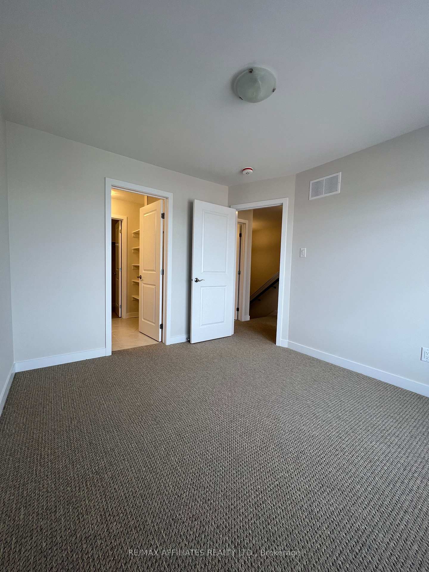 Photo 12 of 106 Venasque Private, Ottawa, Notting Hill/Summerside — HOMEH