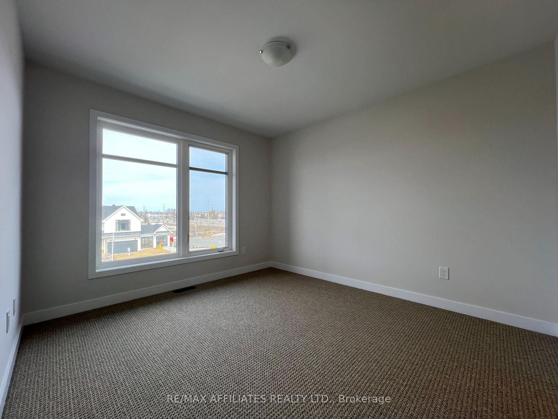 Photo 15 of 106 Venasque Private, Ottawa, Notting Hill/Summerside — HOMEH
