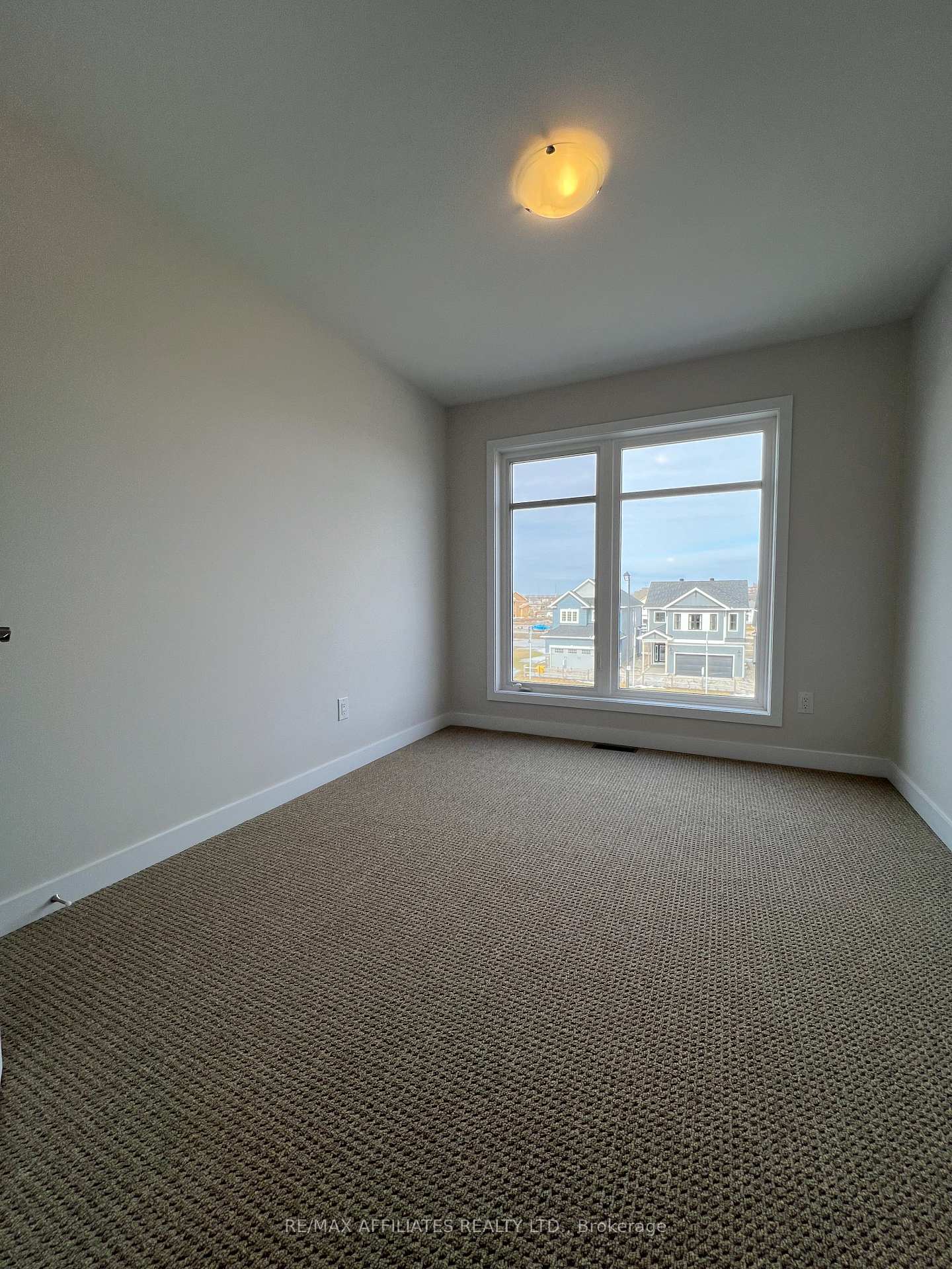 Photo 20 of 106 Venasque Private, Ottawa, Notting Hill/Summerside — HOMEH