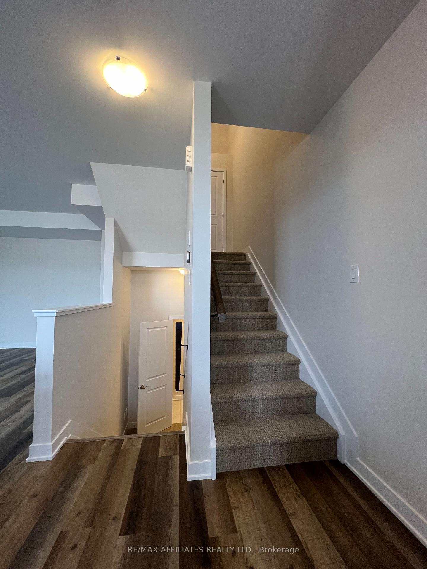 Photo 24 of 106 Venasque Private, Ottawa, Notting Hill/Summerside — HOMEH