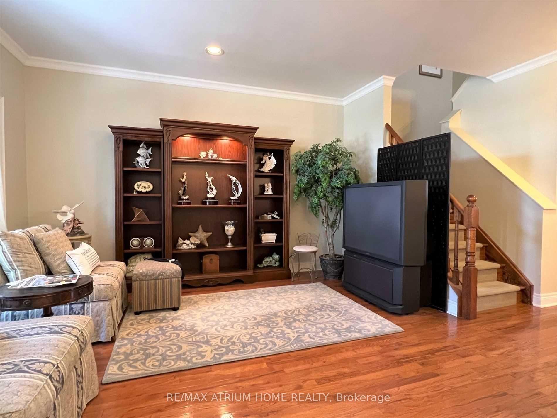 Photo 3 of 45 Irish Rose Drive, Markham, Berczy — HOMEH