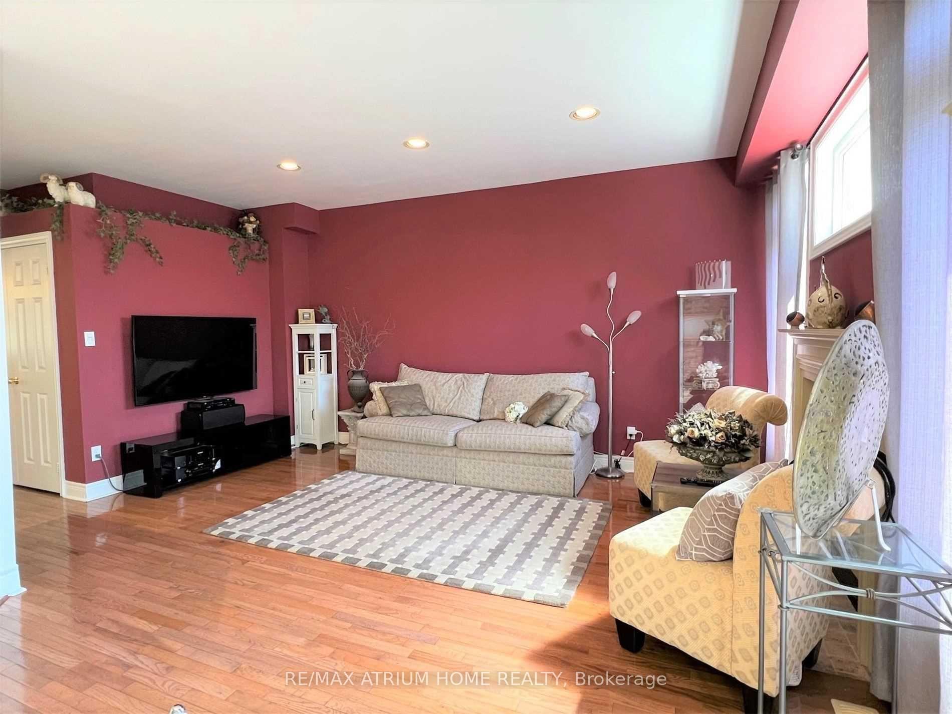 Photo 12 of 45 Irish Rose Drive, Markham, Berczy — HOMEH