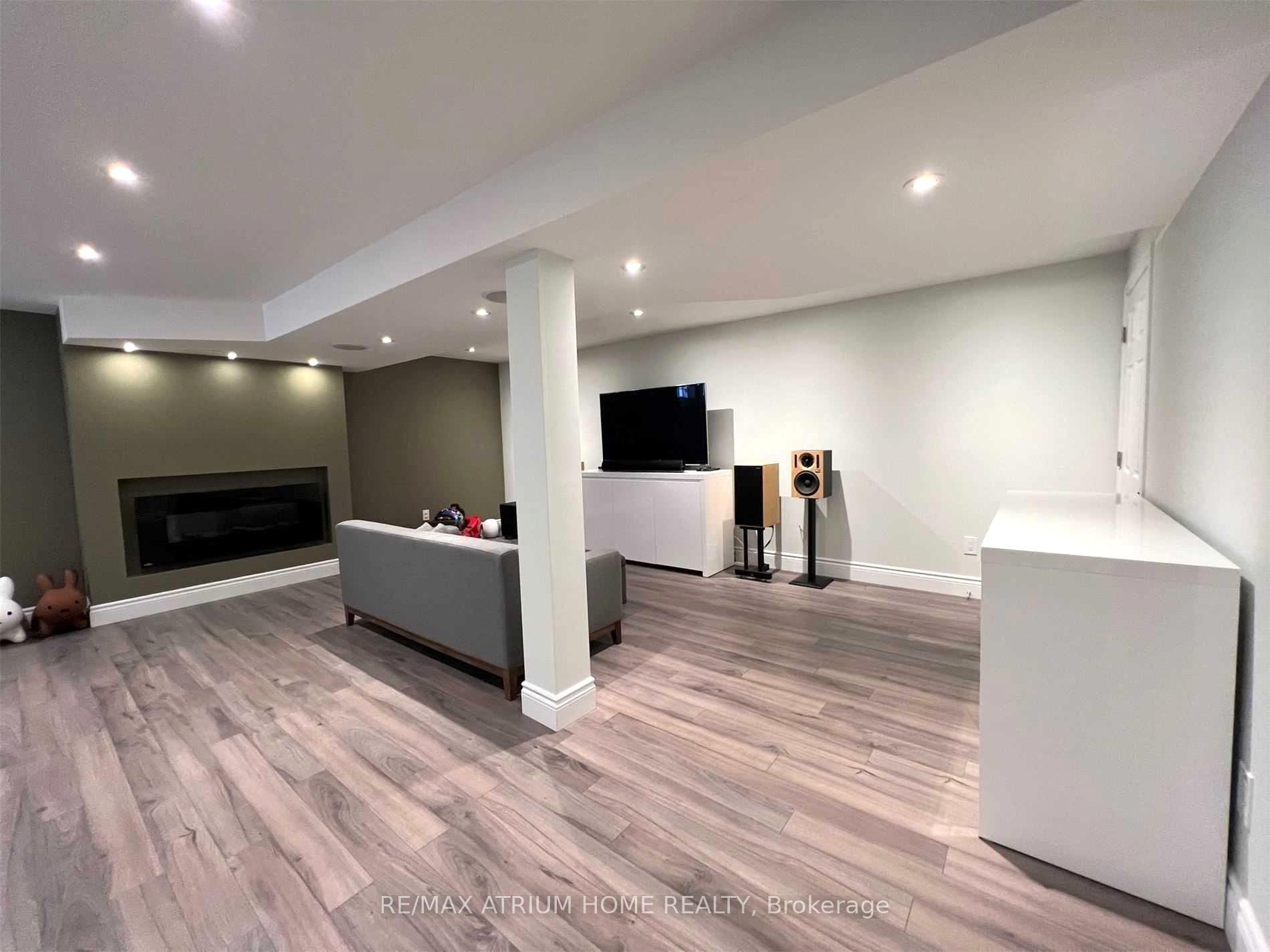Photo 25 of 45 Irish Rose Drive, Markham, Berczy — HOMEH