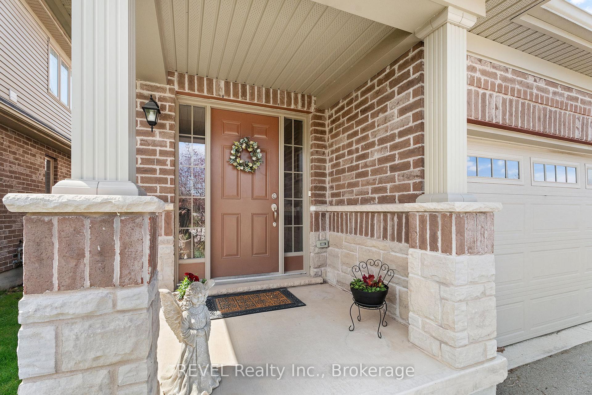 Photo 3 of 89 Abbott Place, Pelham, Fonthill — HOMEH
