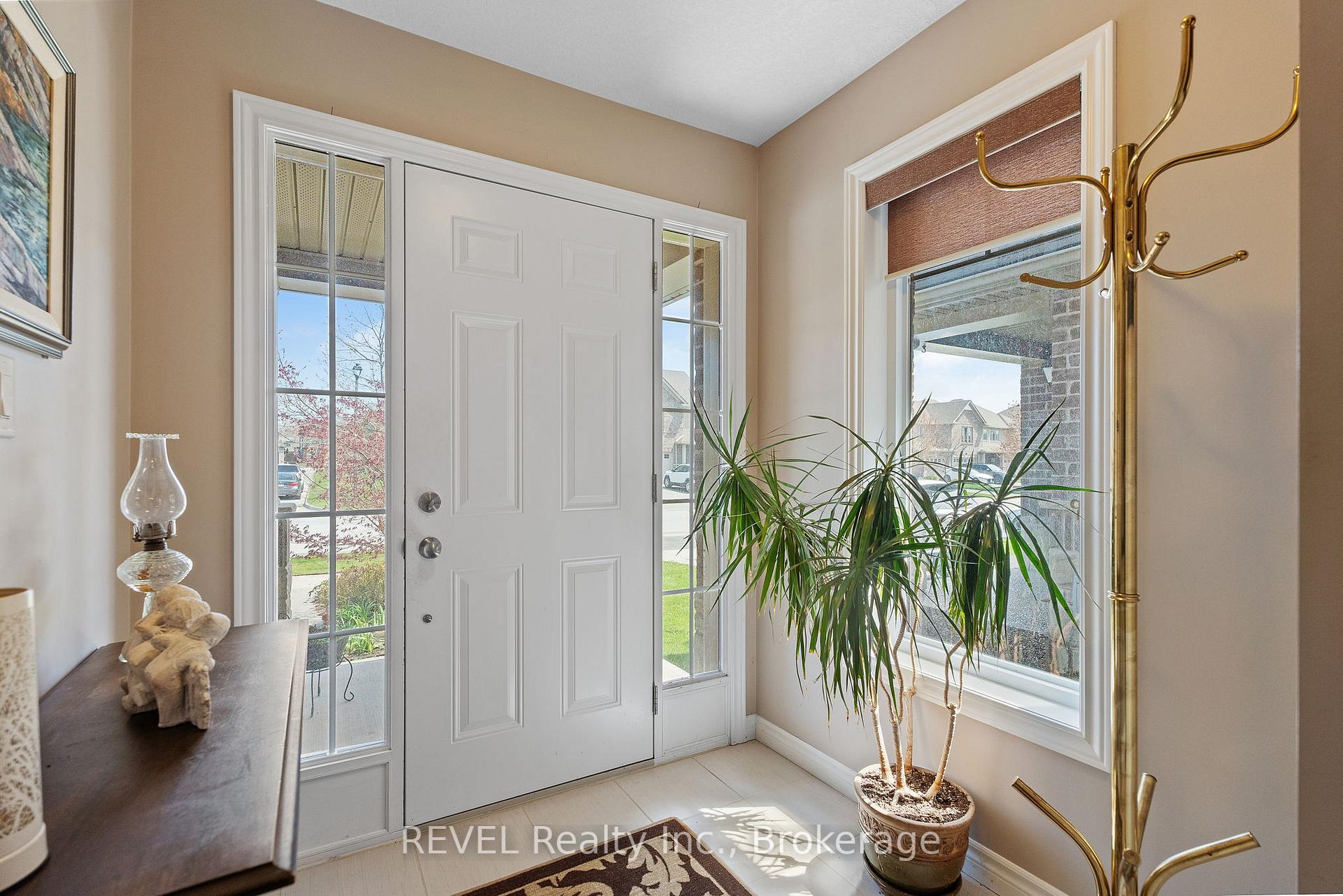Photo 4 of 89 Abbott Place, Pelham, Fonthill — HOMEH