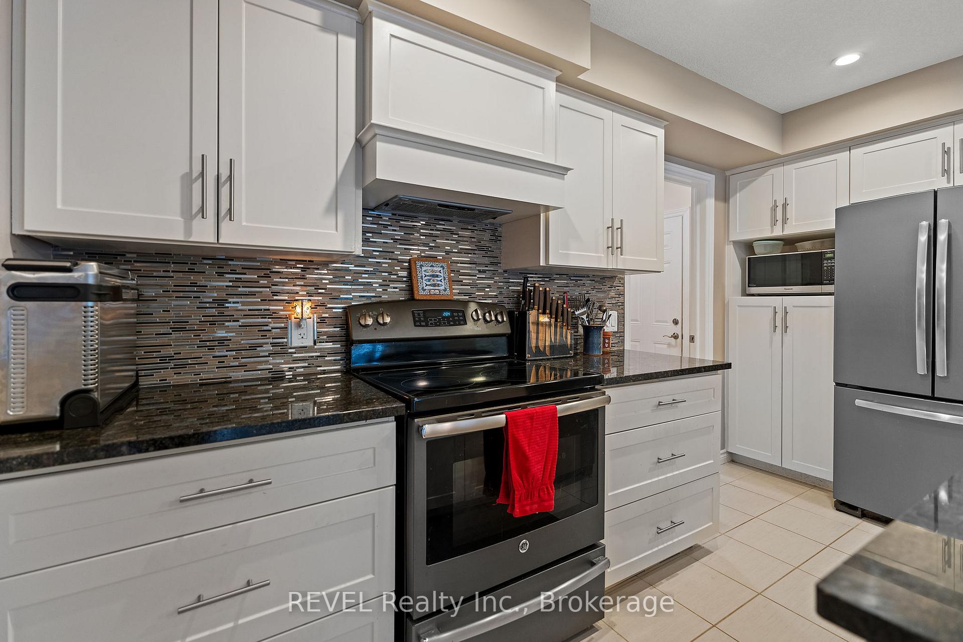 Photo 10 of 89 Abbott Place, Pelham, Fonthill — HOMEH