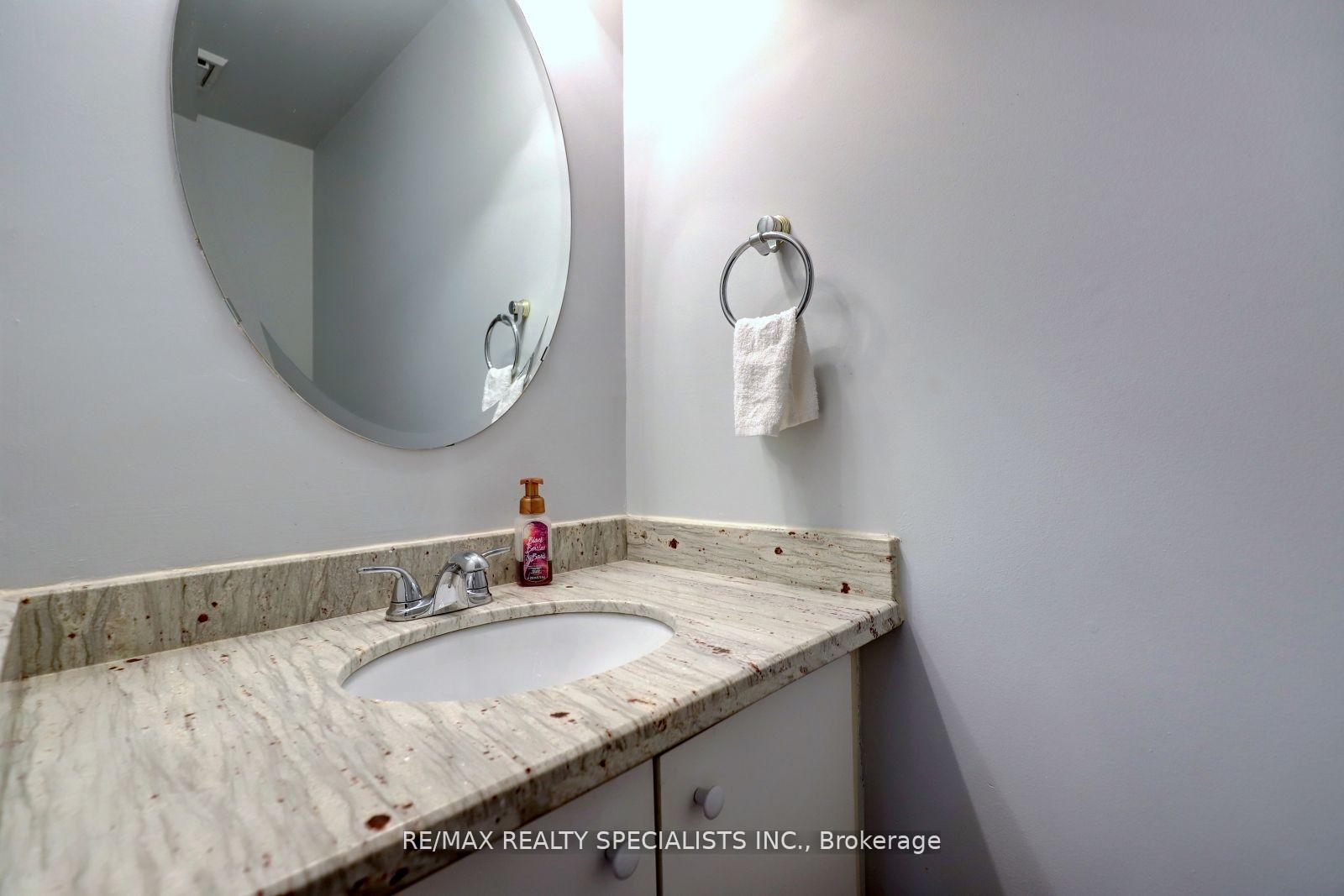 Photo 3 of 3455 Cherrington Crescent, Mississauga, Erin Mills — HOMEH