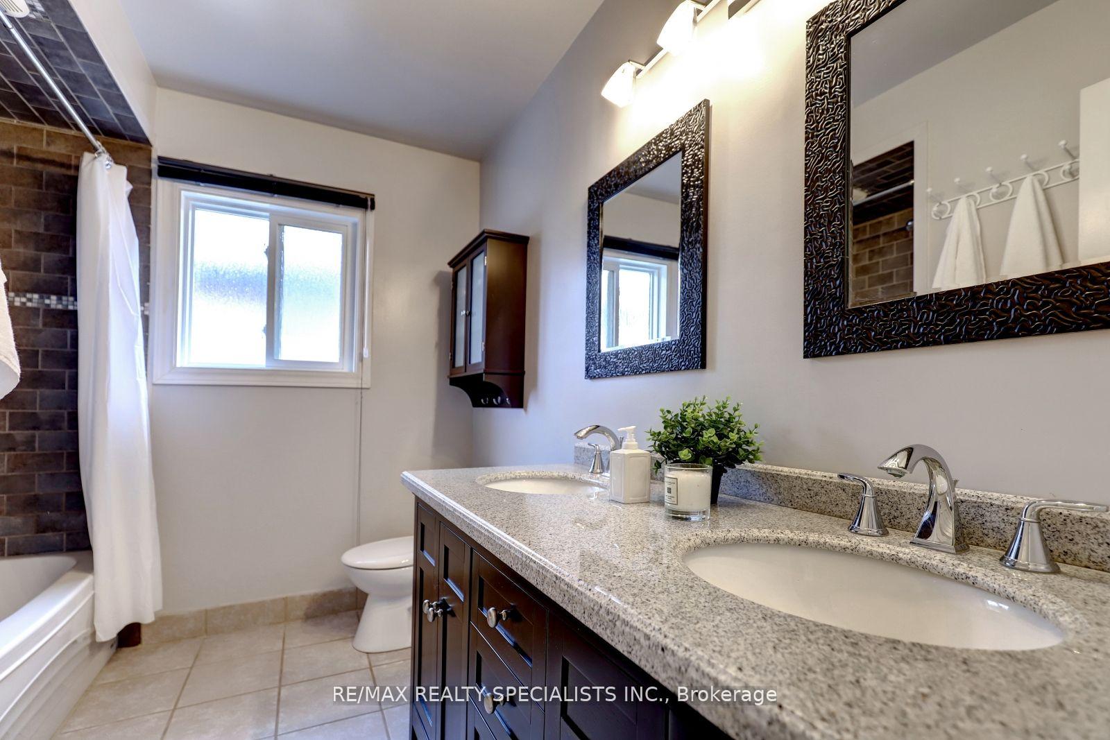 Photo 16 of 3455 Cherrington Crescent, Mississauga, Erin Mills — HOMEH