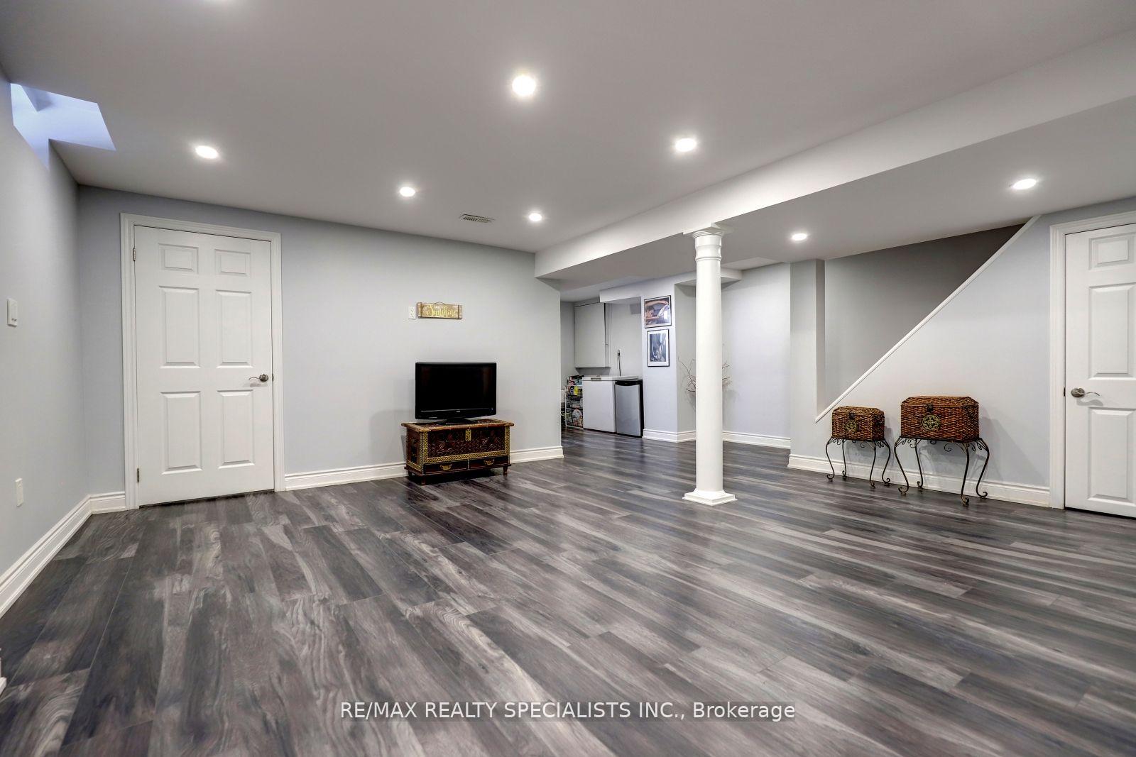 Photo 21 of 3455 Cherrington Crescent, Mississauga, Erin Mills — HOMEH