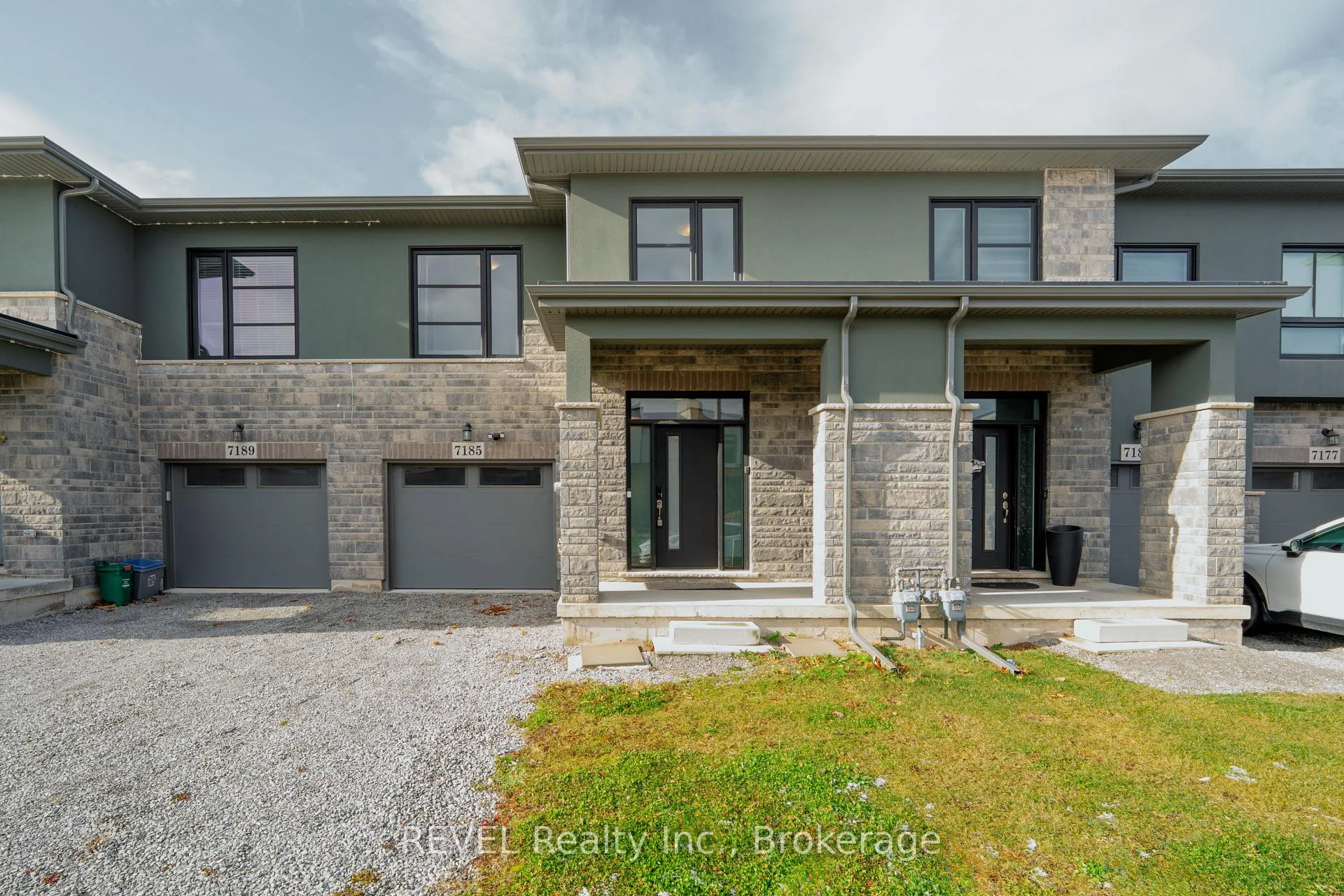 Photo 1 of 7185 Parsa Street, Niagara Falls, Brown — HOMEH