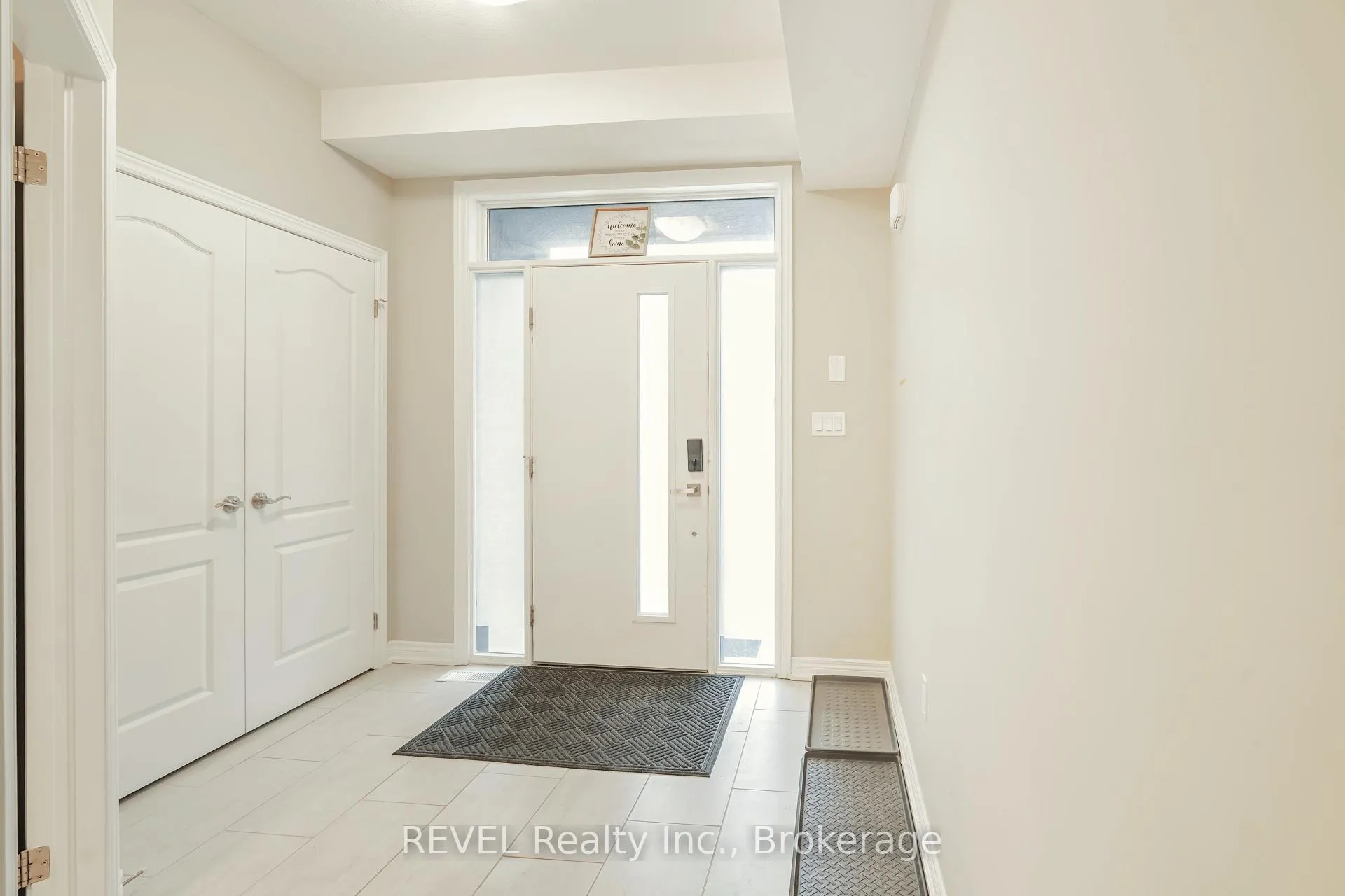 Photo 5 of 7185 Parsa Street, Niagara Falls, Brown — HOMEH