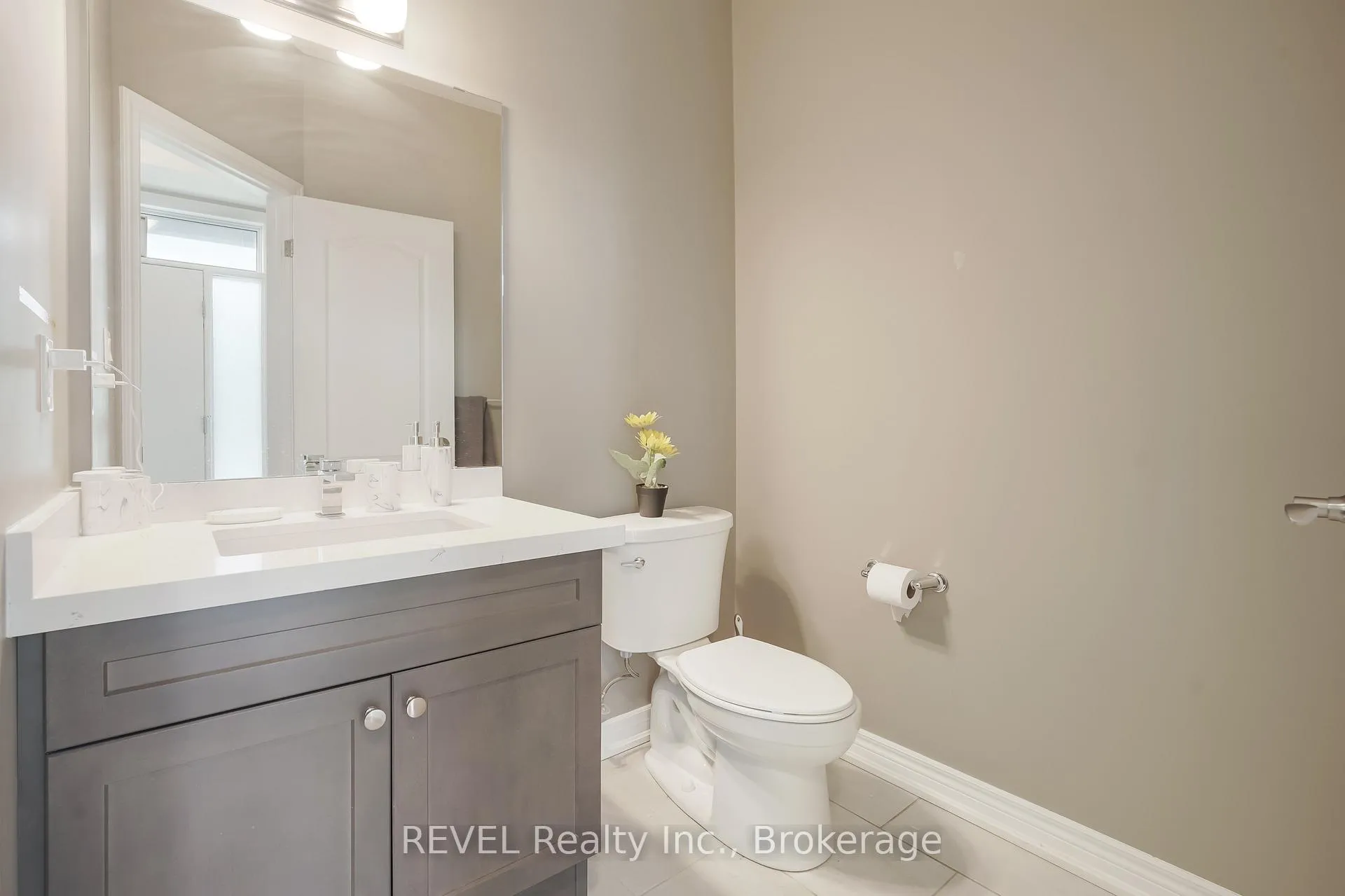 Photo 7 of 7185 Parsa Street, Niagara Falls, Brown — HOMEH