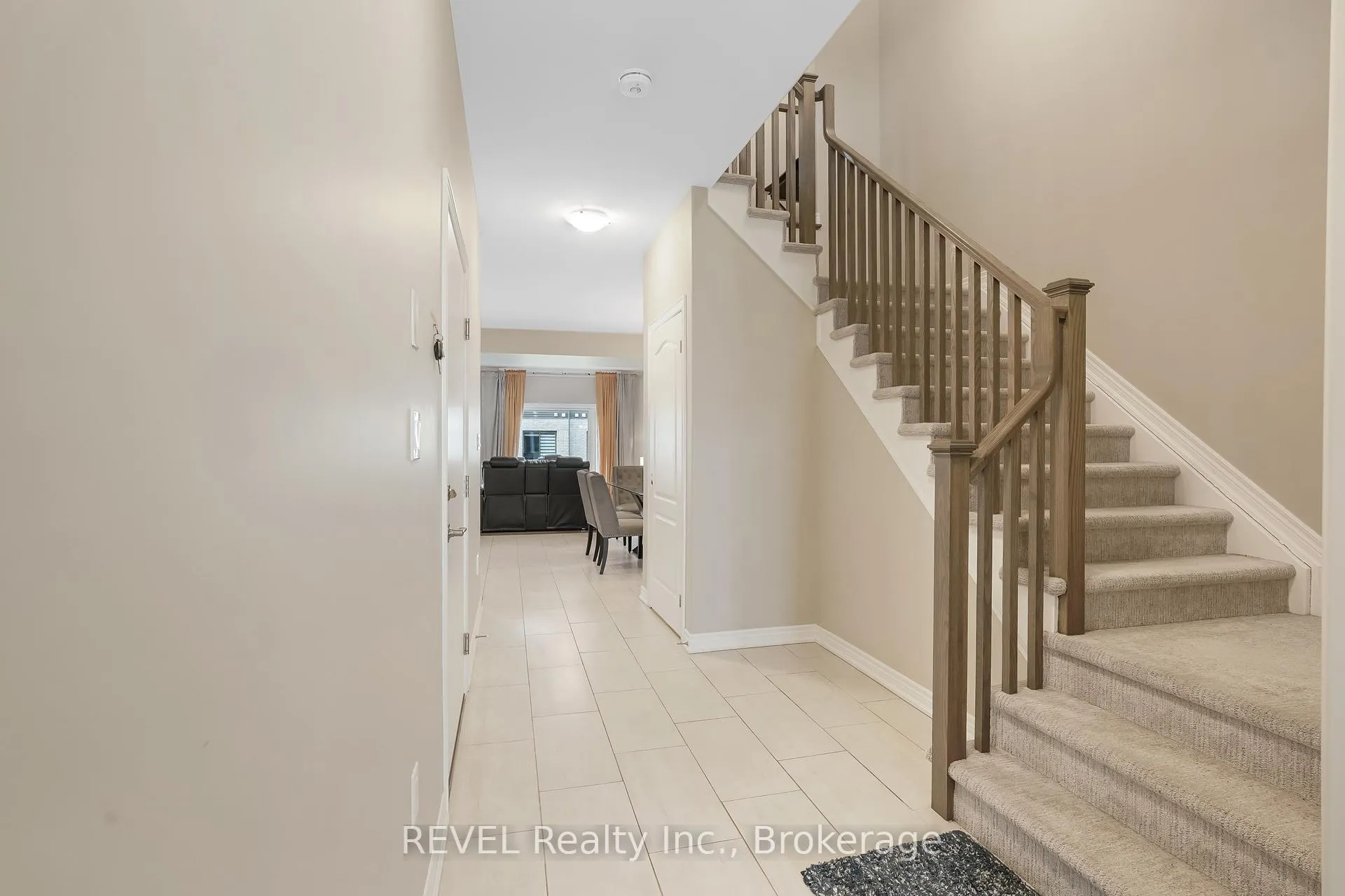 Photo 8 of 7185 Parsa Street, Niagara Falls, Brown — HOMEH