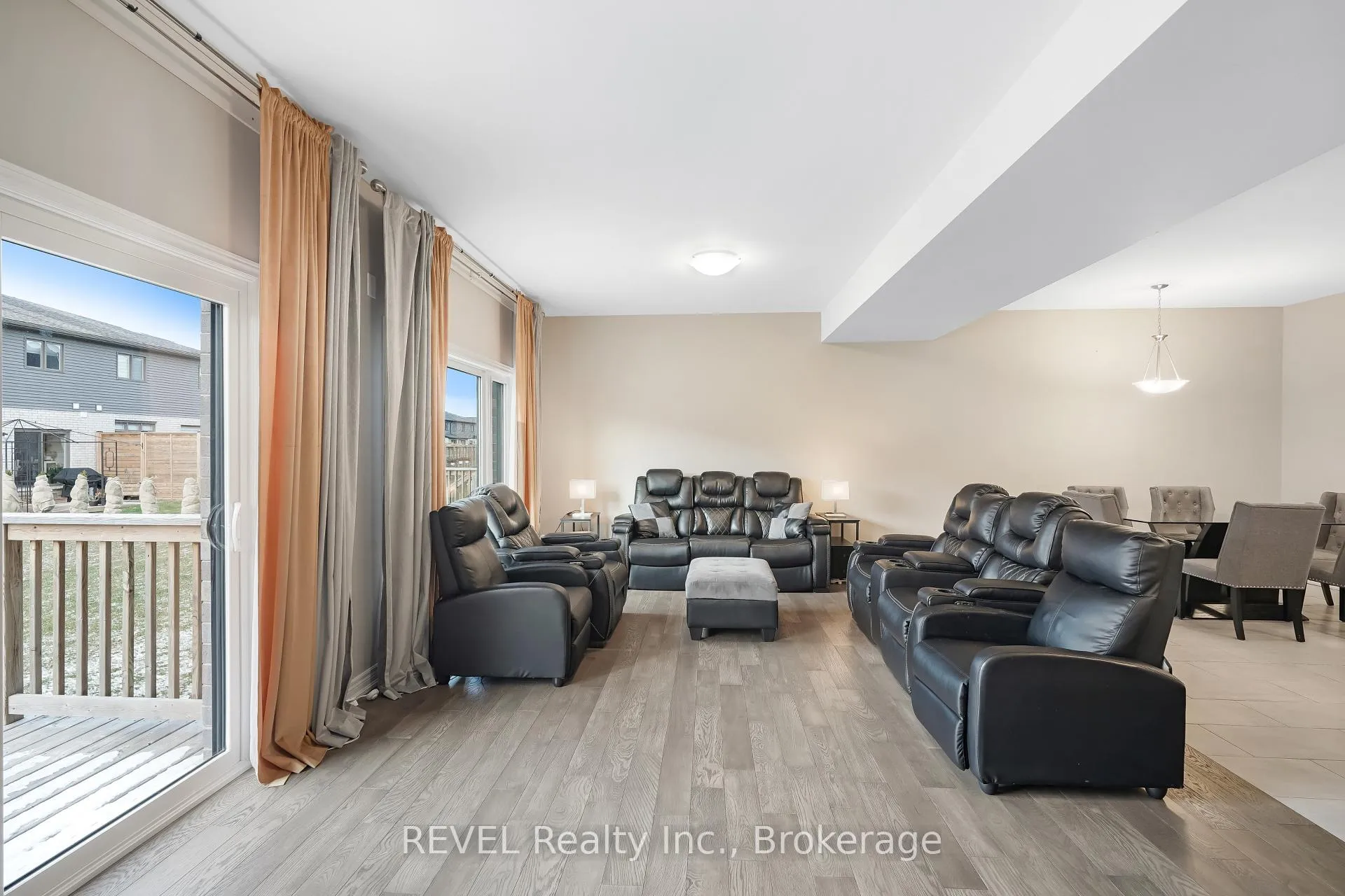 Photo 14 of 7185 Parsa Street, Niagara Falls, Brown — HOMEH