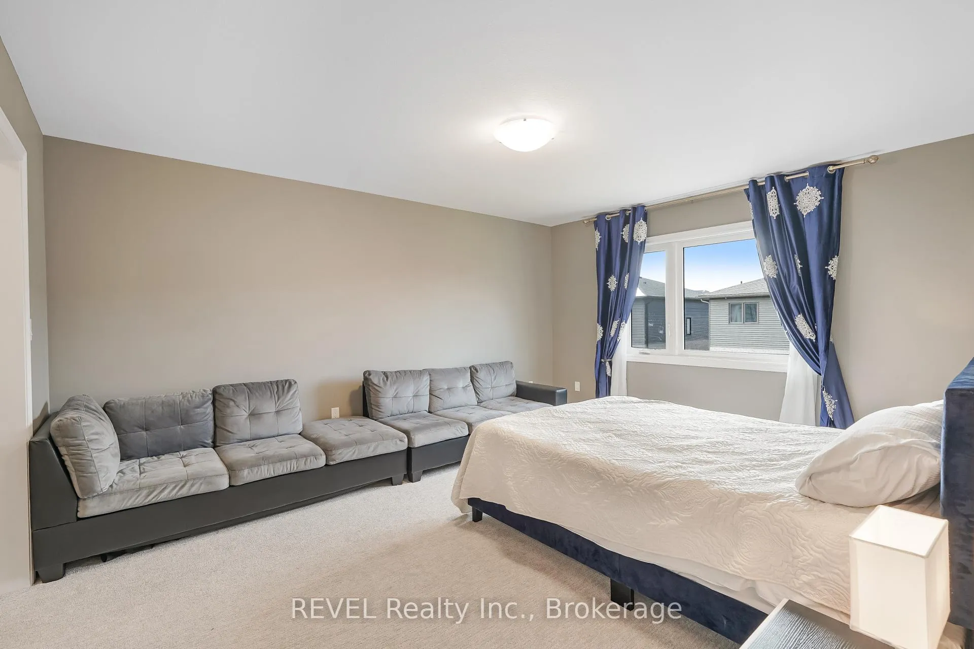 Photo 18 of 7185 Parsa Street, Niagara Falls, Brown — HOMEH