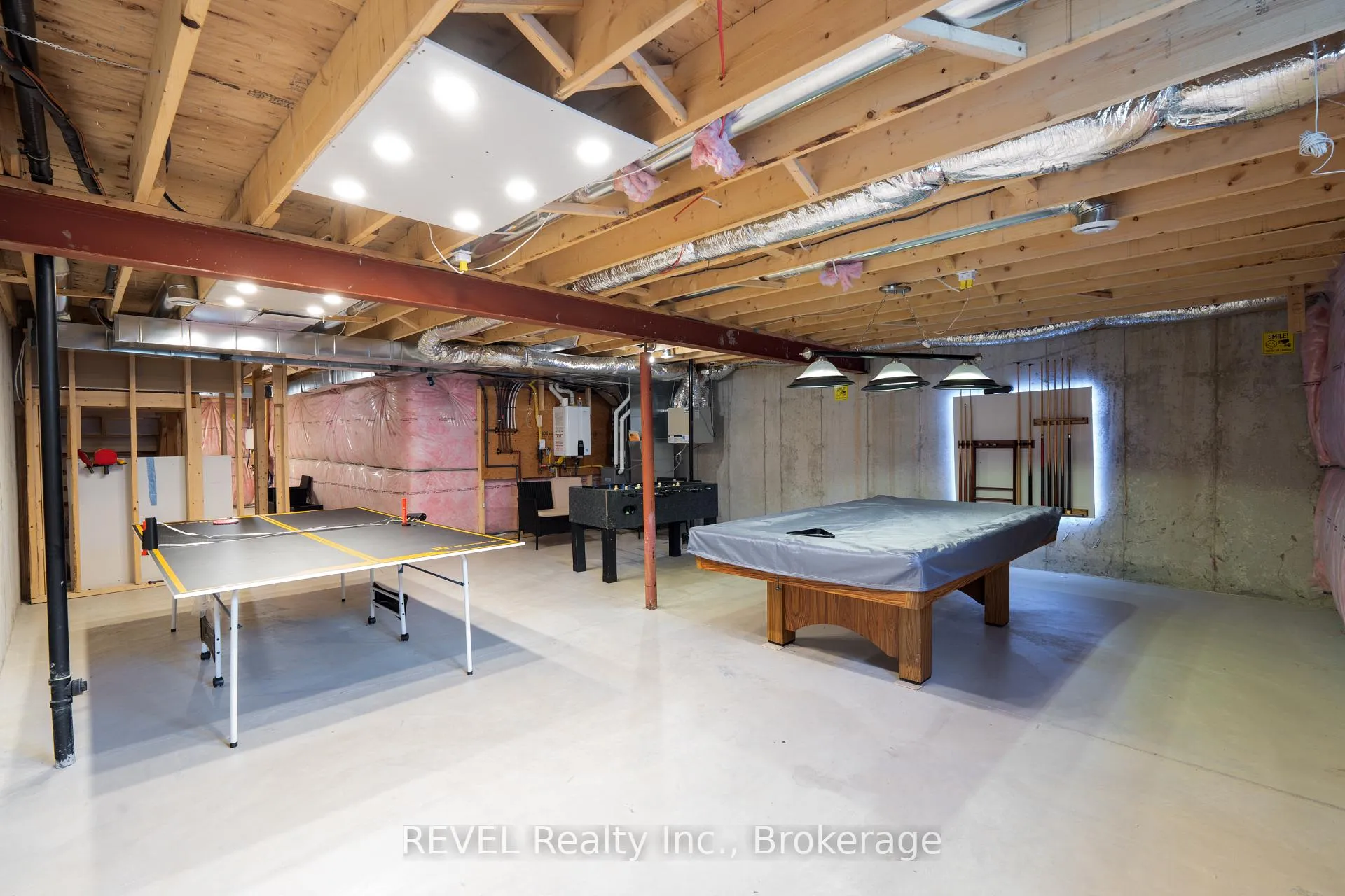 Photo 28 of 7185 Parsa Street, Niagara Falls, Brown — HOMEH
