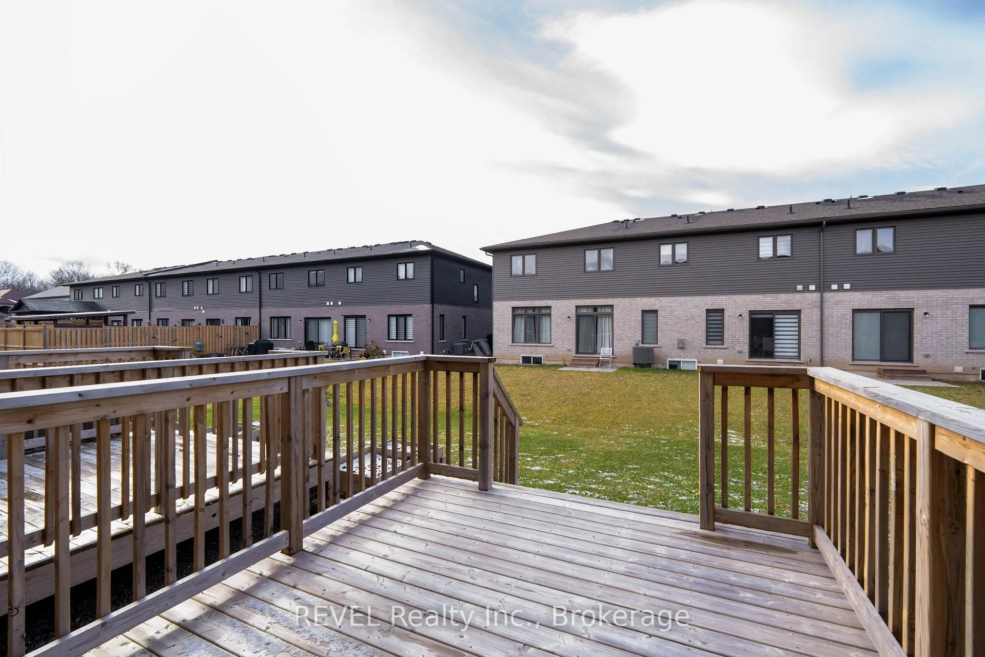 Photo 29 of 7185 Parsa Street, Niagara Falls, Brown — HOMEH