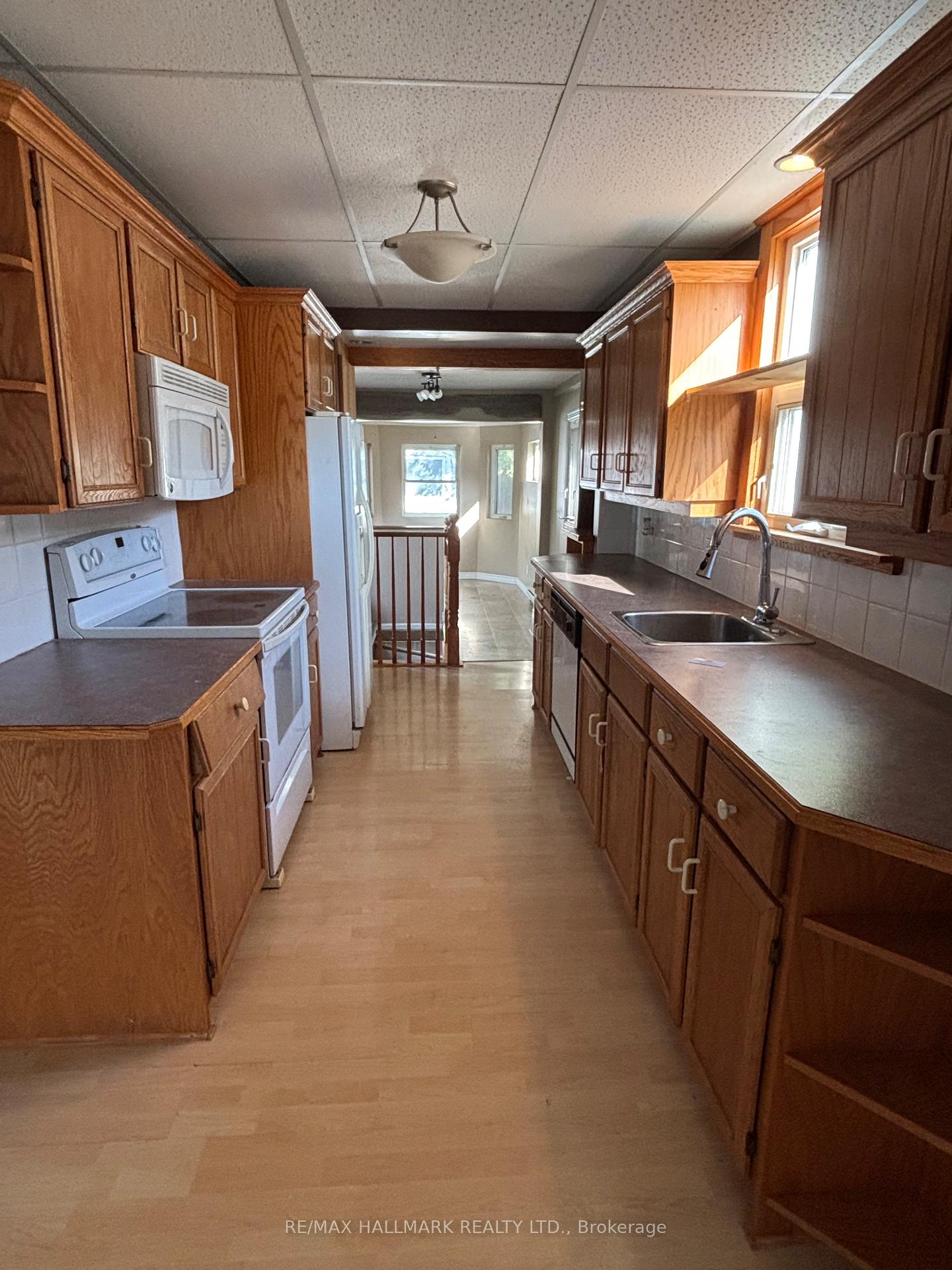 Photo 5 of 261 James Street, Oshawa, Central — HOMEH