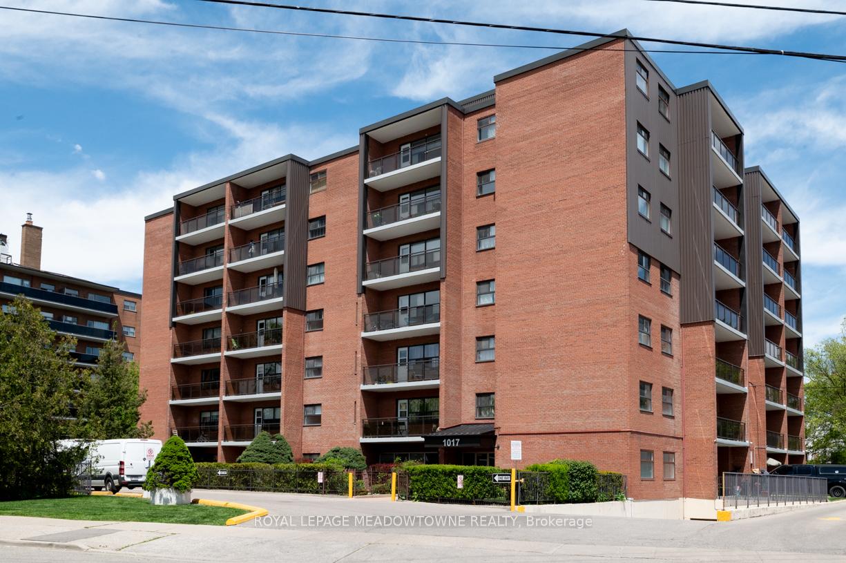 Photo 3 of Unit 707, 1017 Seneca Avenue, Mississauga, Port Credit — HOMEH