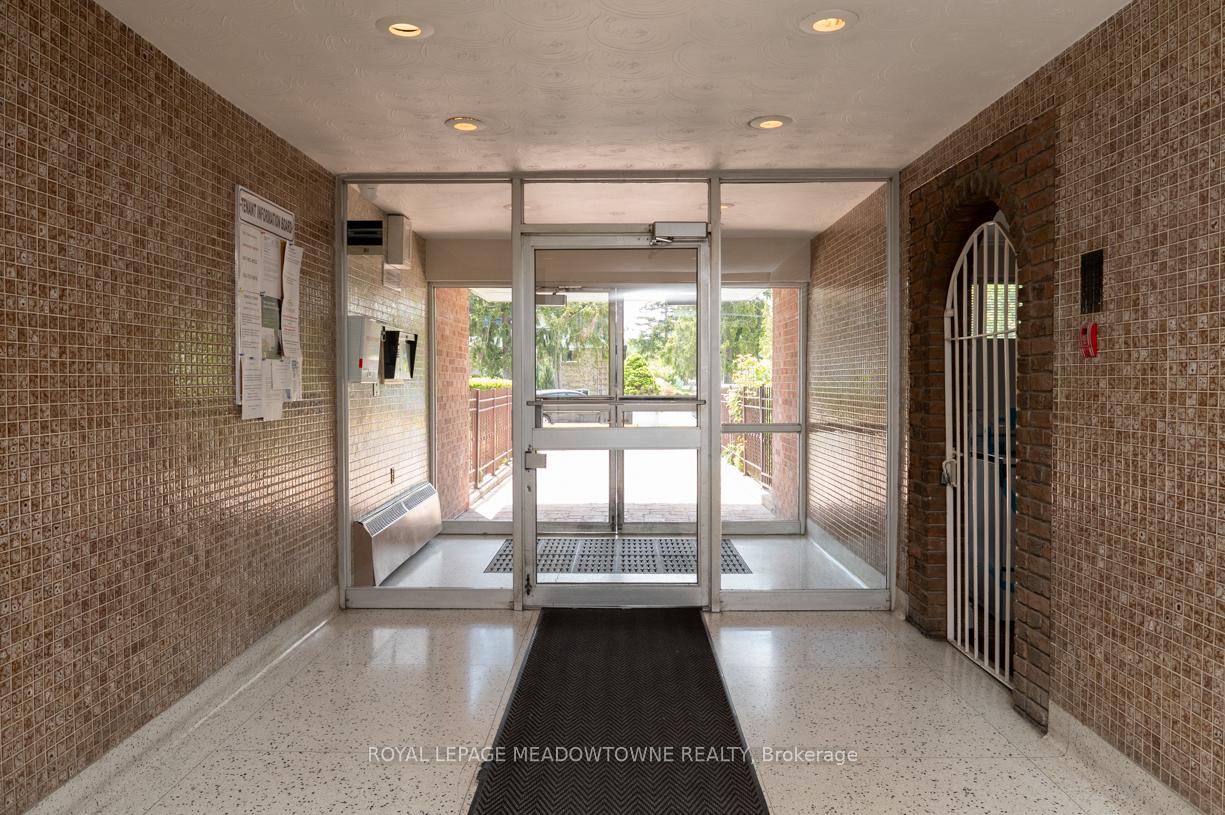 Photo 6 of Unit 707, 1017 Seneca Avenue, Mississauga, Port Credit — HOMEH