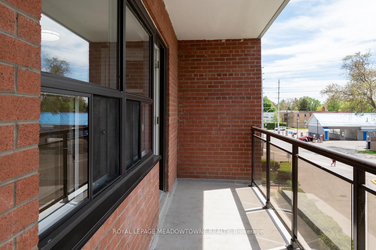 Photo 16 of Unit 707, 1017 Seneca Avenue, Mississauga, Port Credit — HOMEH