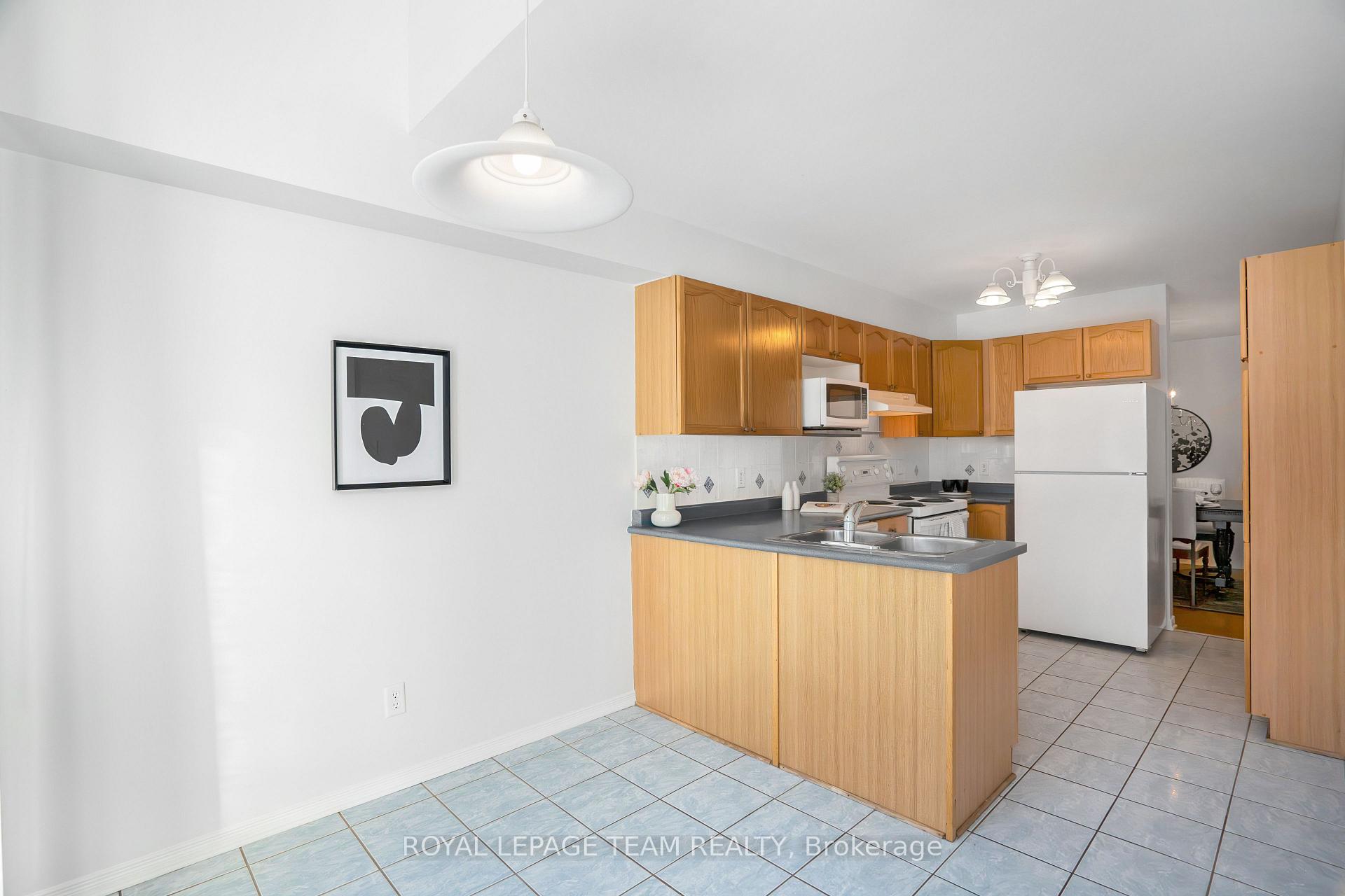 Photo 15 of 8 Borealis Crescent, Ottawa, Carson Meadows — HOMEH