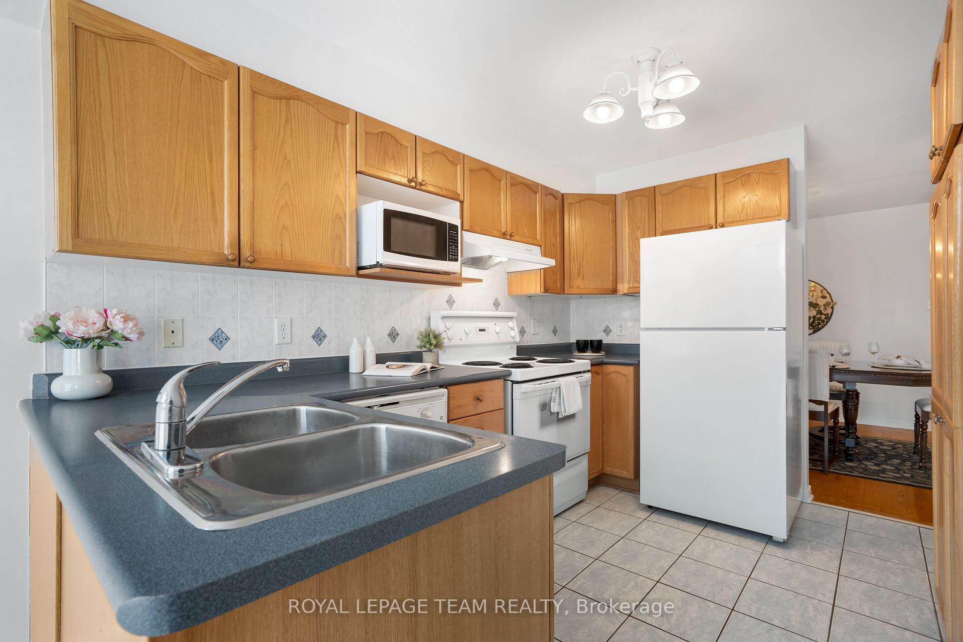 Photo 17 of 8 Borealis Crescent, Ottawa, Carson Meadows — HOMEH