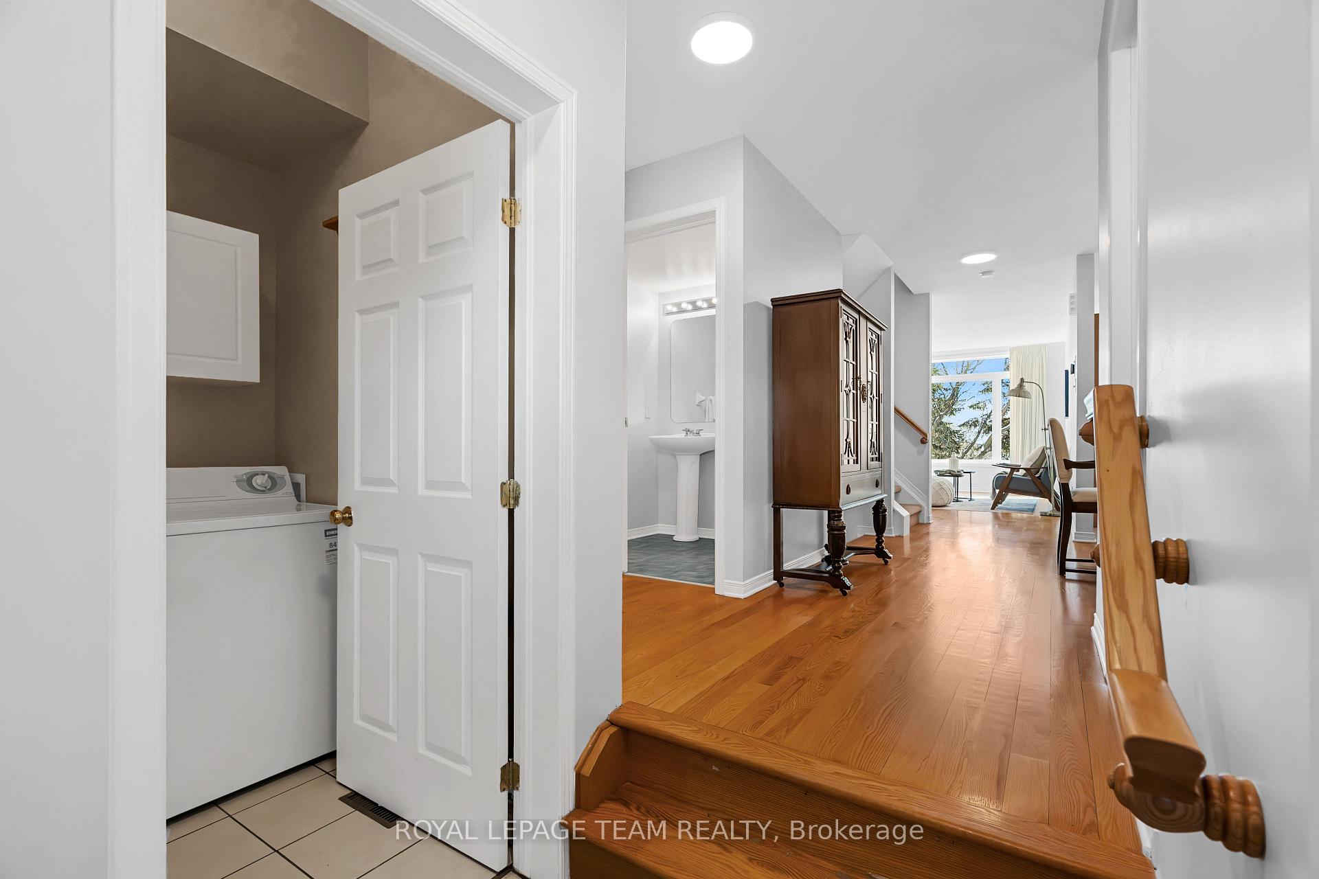 Photo 24 of 8 Borealis Crescent, Ottawa, Carson Meadows — HOMEH
