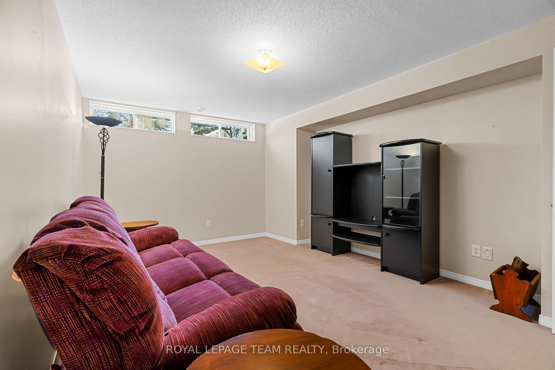 Photo 39 of 8 Borealis Crescent, Ottawa, Carson Meadows — HOMEH