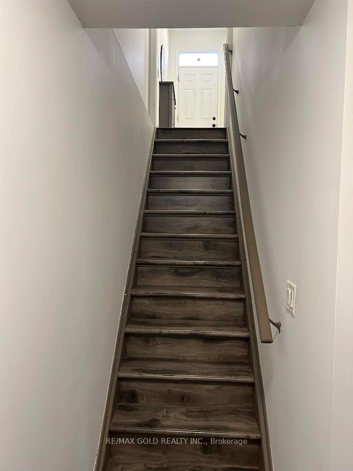 Photo 4 of 1247 Farmstead Drive, Milton, Ford — HOMEH