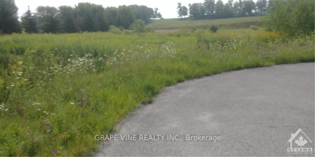 Photo 3 of 1570 Stackhouse Court, Ottawa, Cumberland Estates — HOMEH
