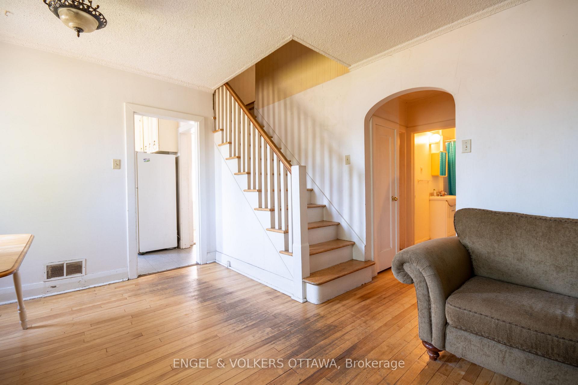 Photo 10 of 830 St Laurent Boulevard, Ottawa, Castle Heights — HOMEH