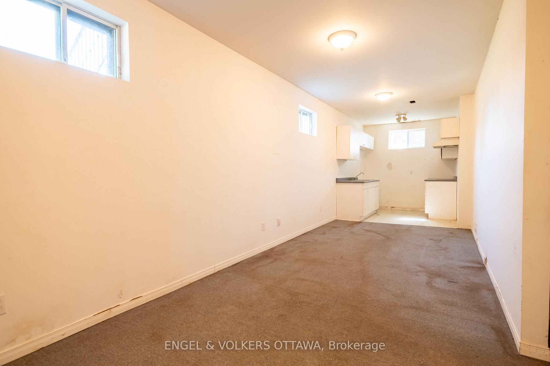 Photo 12 of 830 St Laurent Boulevard, Ottawa, Castle Heights — HOMEH