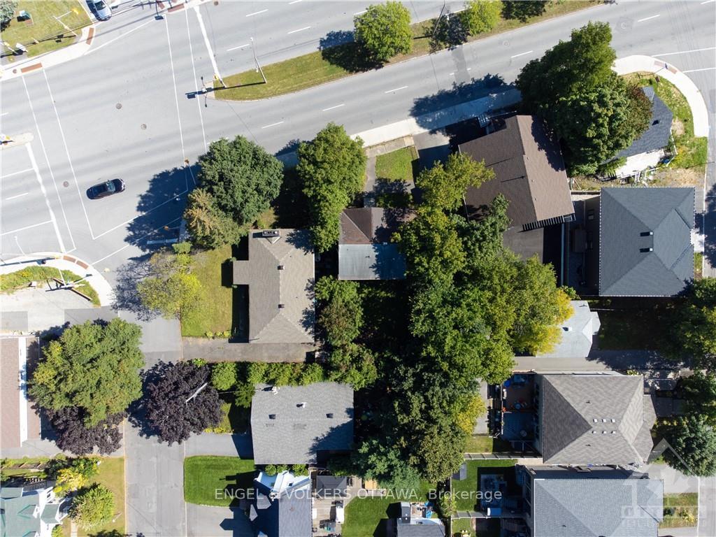 Photo 18 of 830 St Laurent Boulevard, Ottawa, Castle Heights — HOMEH