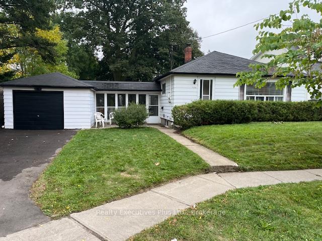 Front of 122 Hawthorne Road