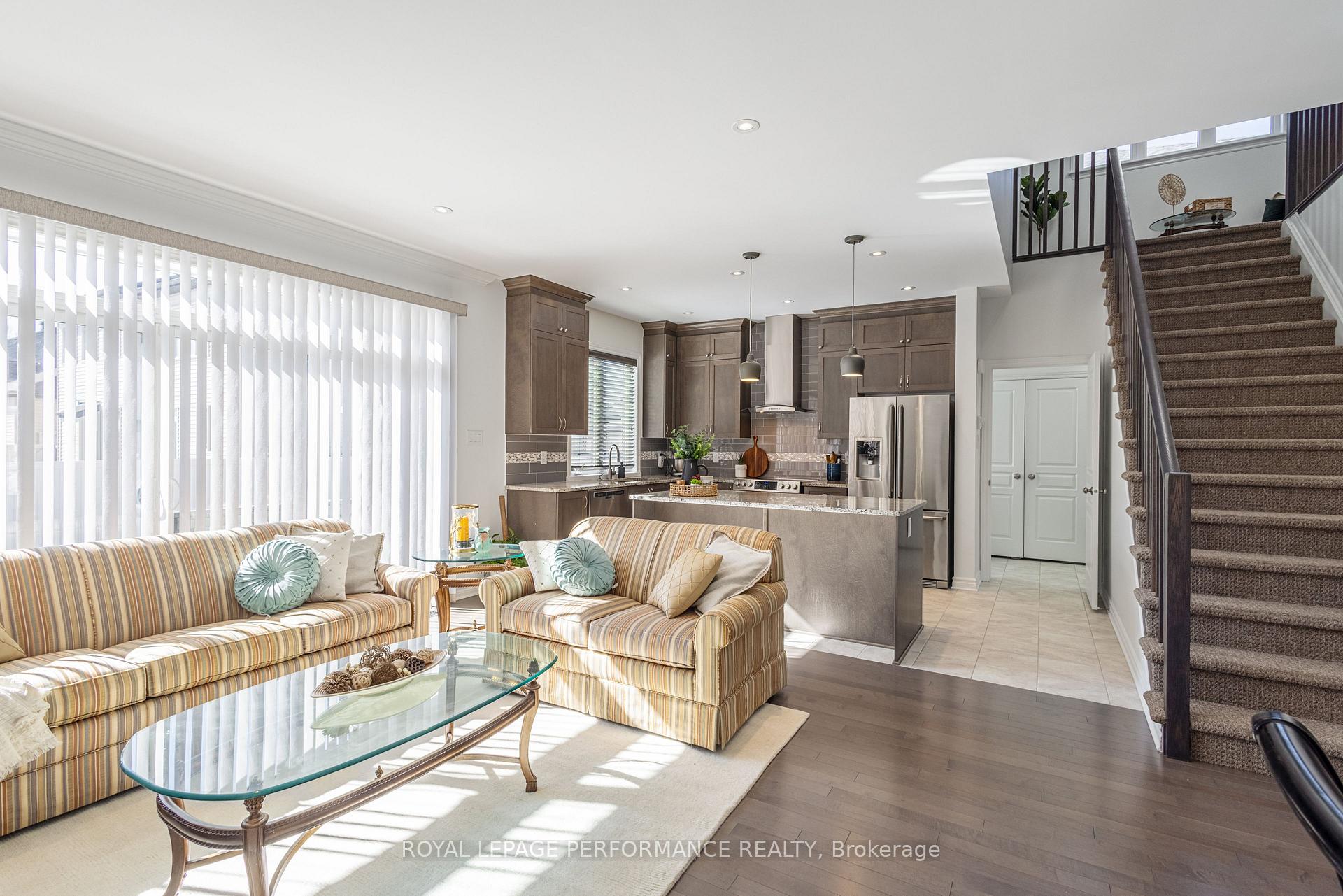Photo 8 of 205 Shinleaf Crescent, Ottawa, Mer Bleue/Bradley Estates/Anderson Park — HOMEH