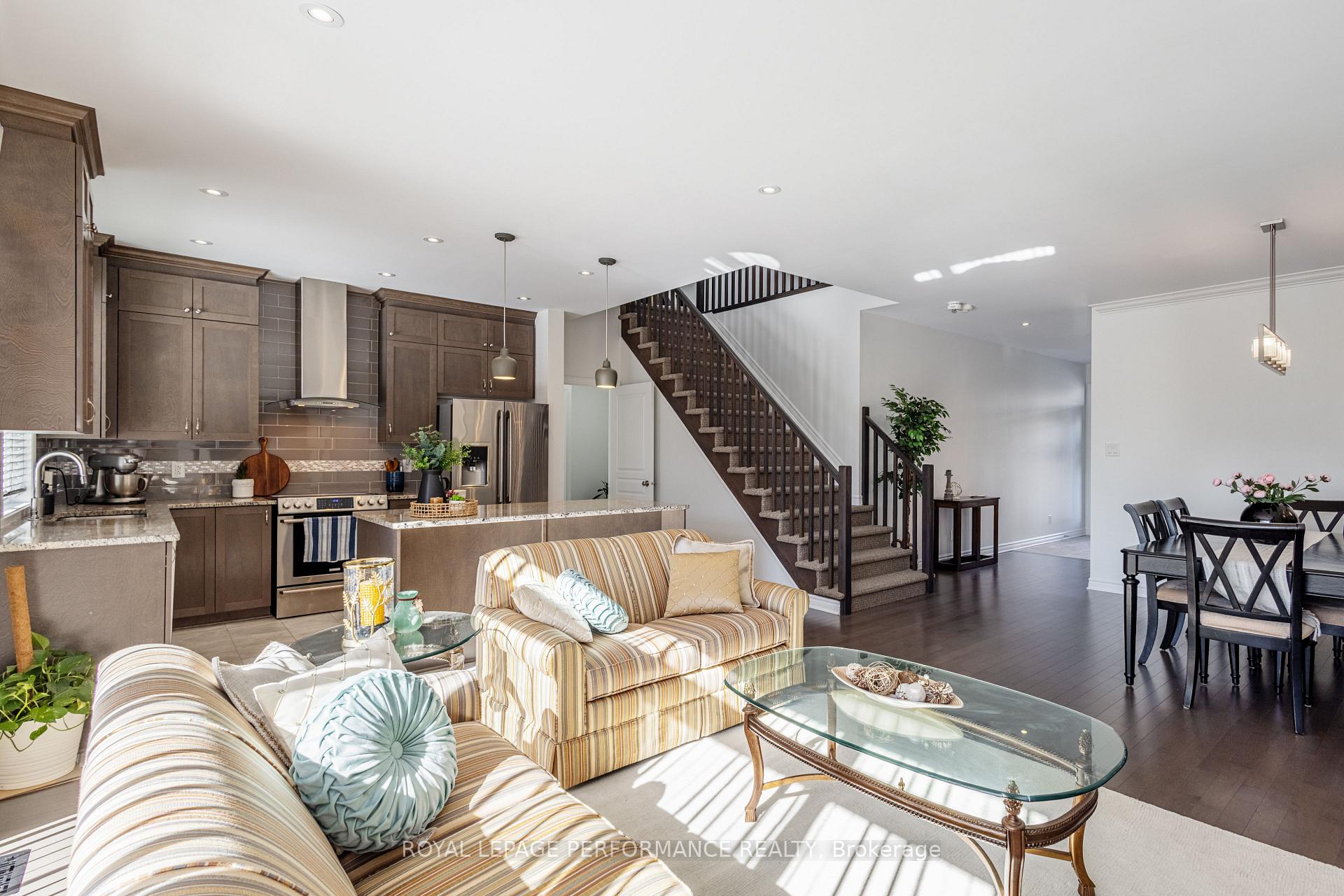 Photo 9 of 205 Shinleaf Crescent, Ottawa, Mer Bleue/Bradley Estates/Anderson Park — HOMEH