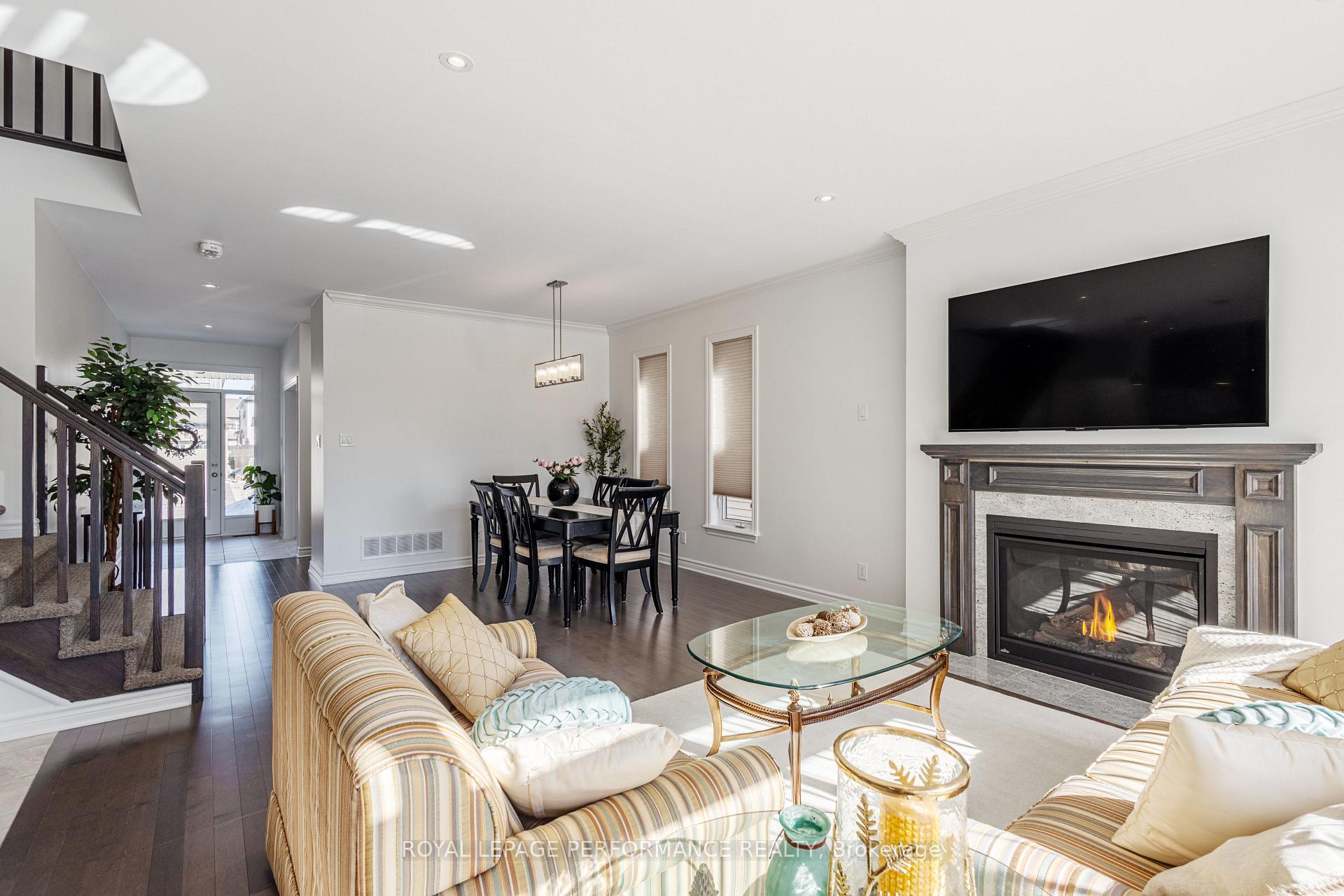 Photo 10 of 205 Shinleaf Crescent, Ottawa, Mer Bleue/Bradley Estates/Anderson Park — HOMEH