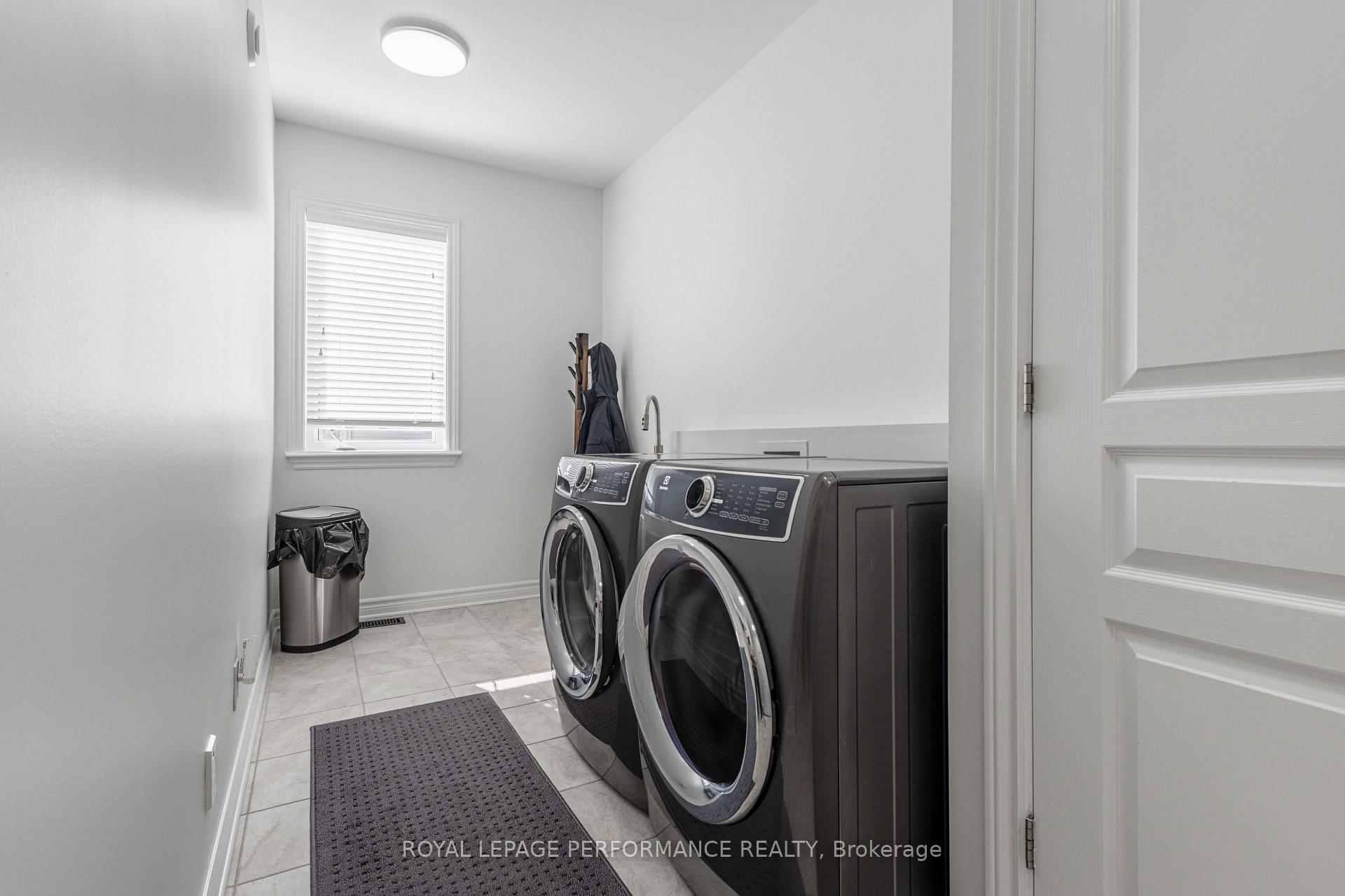 Photo 18 of 205 Shinleaf Crescent, Ottawa, Mer Bleue/Bradley Estates/Anderson Park — HOMEH